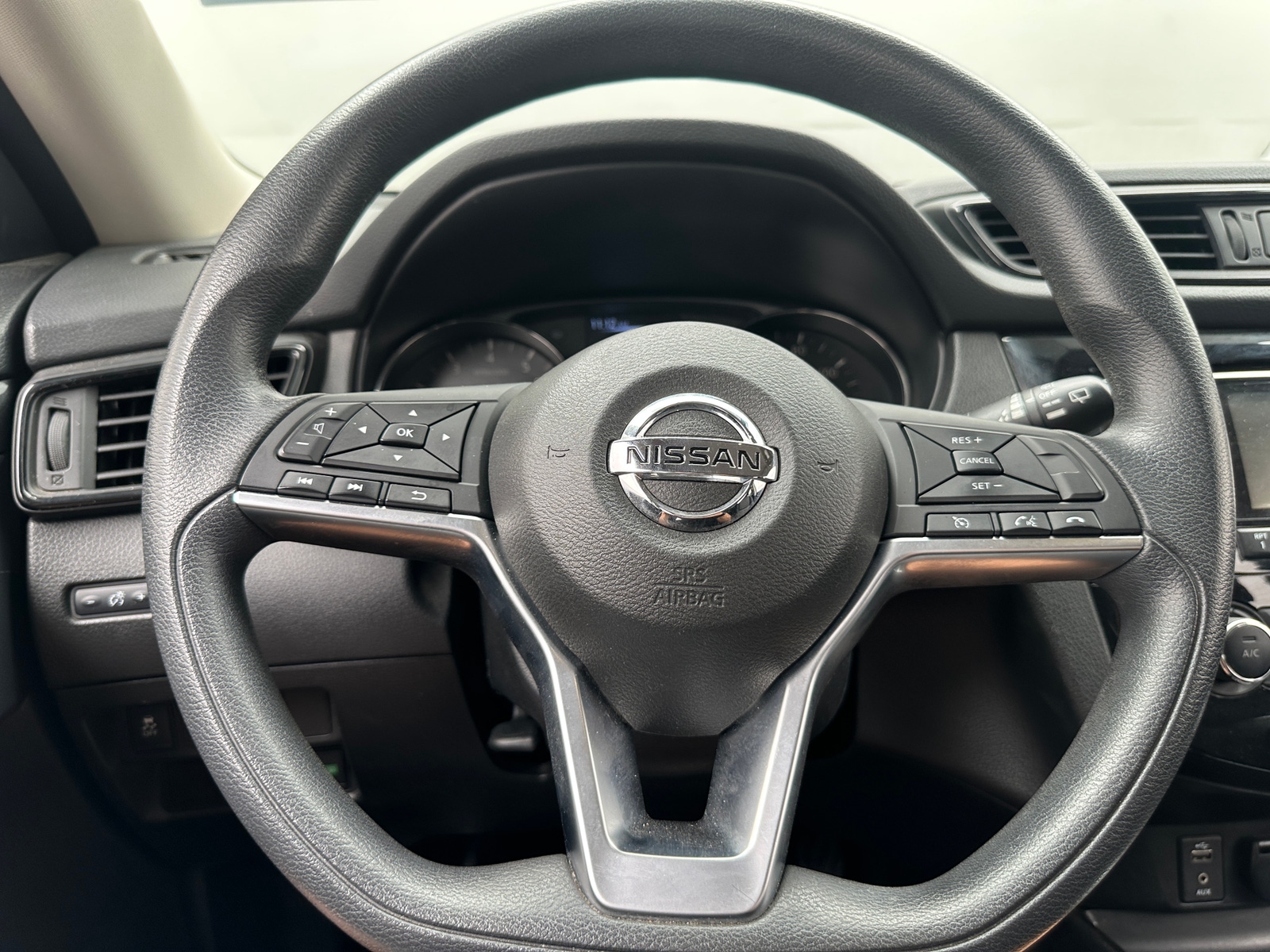 Thumbnail: 2017 Nissan Rogue - 5