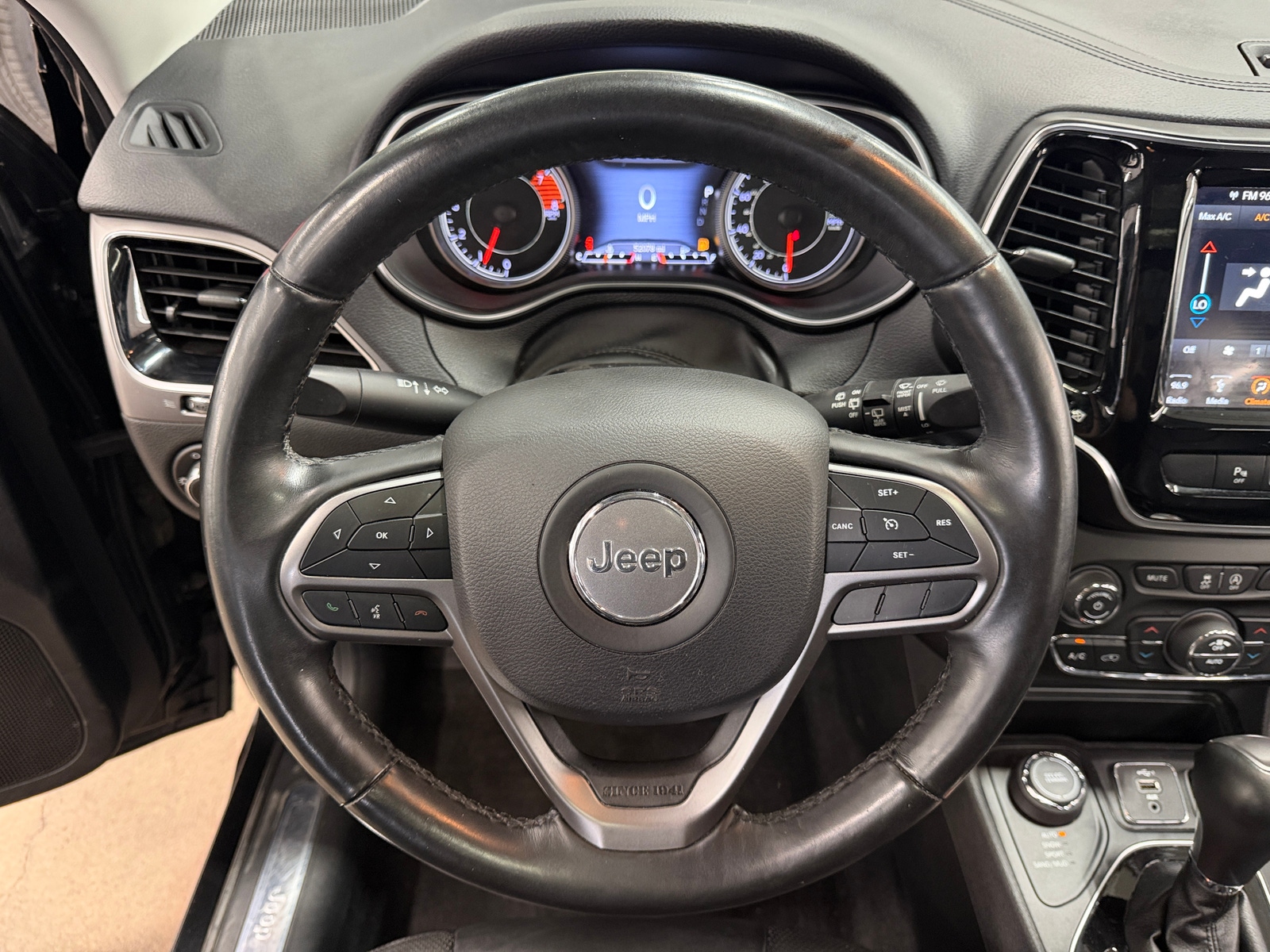 Thumbnail: 2019 Jeep Cherokee - 4