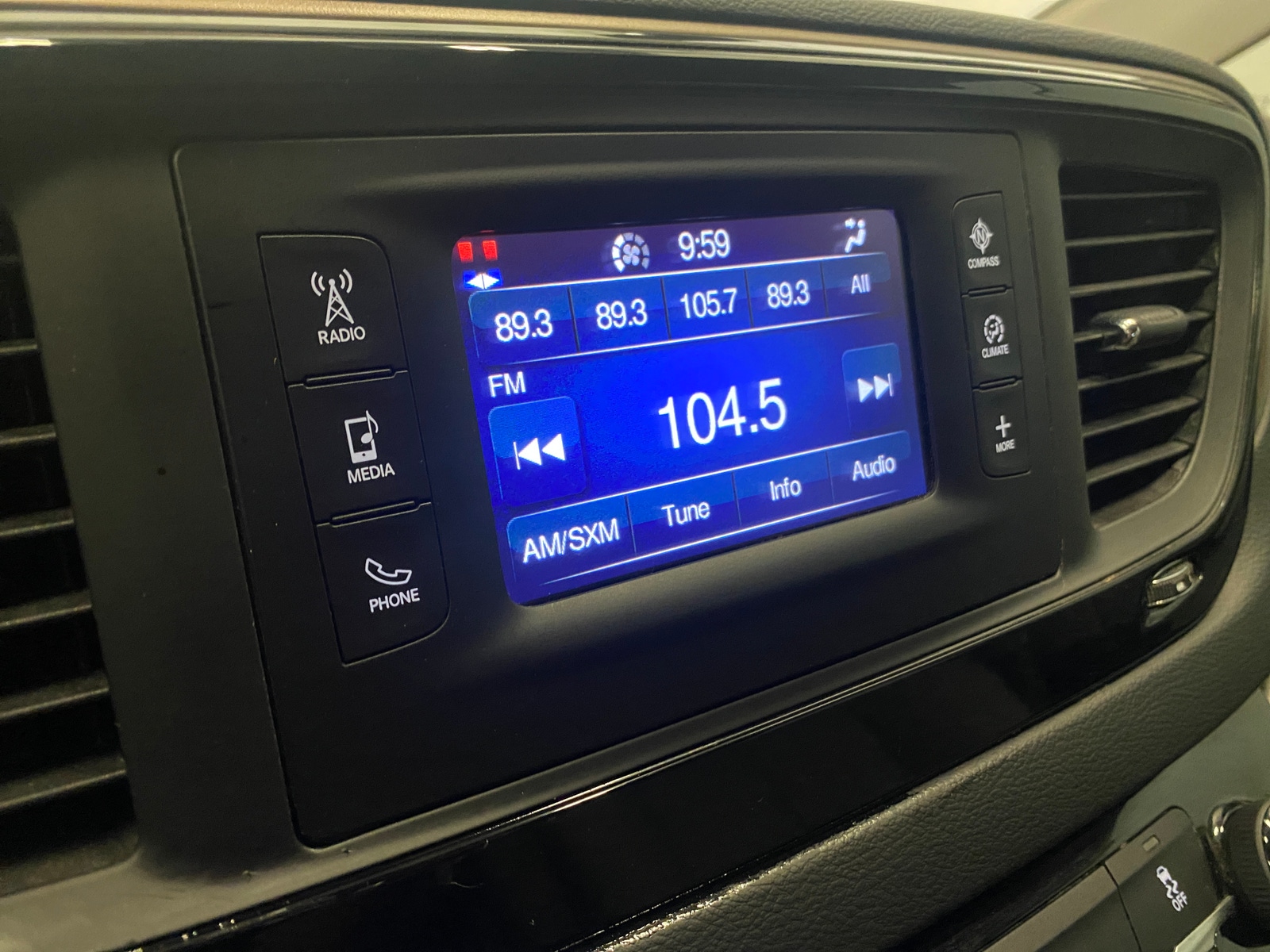 Thumbnail: 2017 Chrysler Pacifica - 4