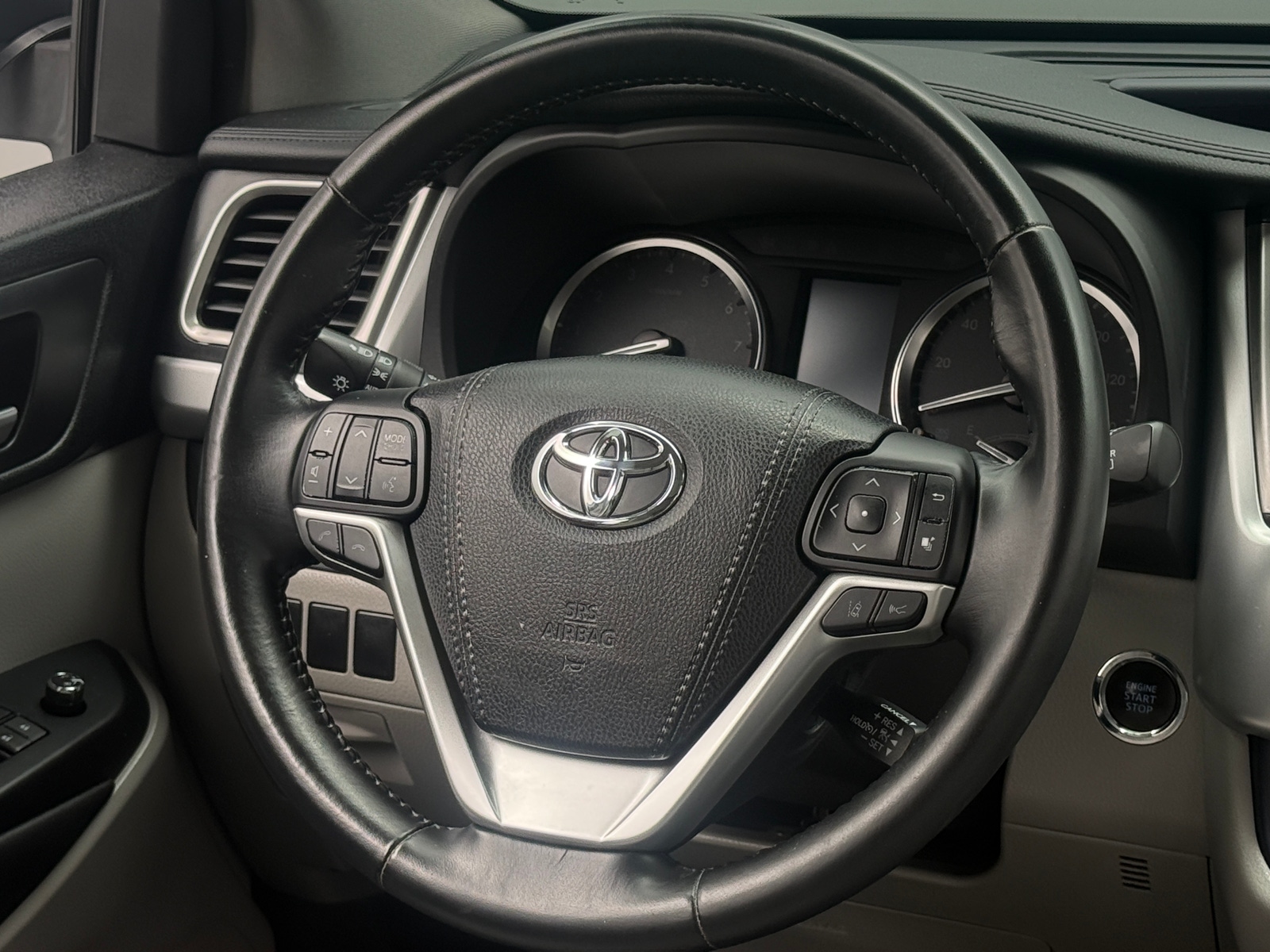 Thumbnail: 2018 Toyota Highlander - 4