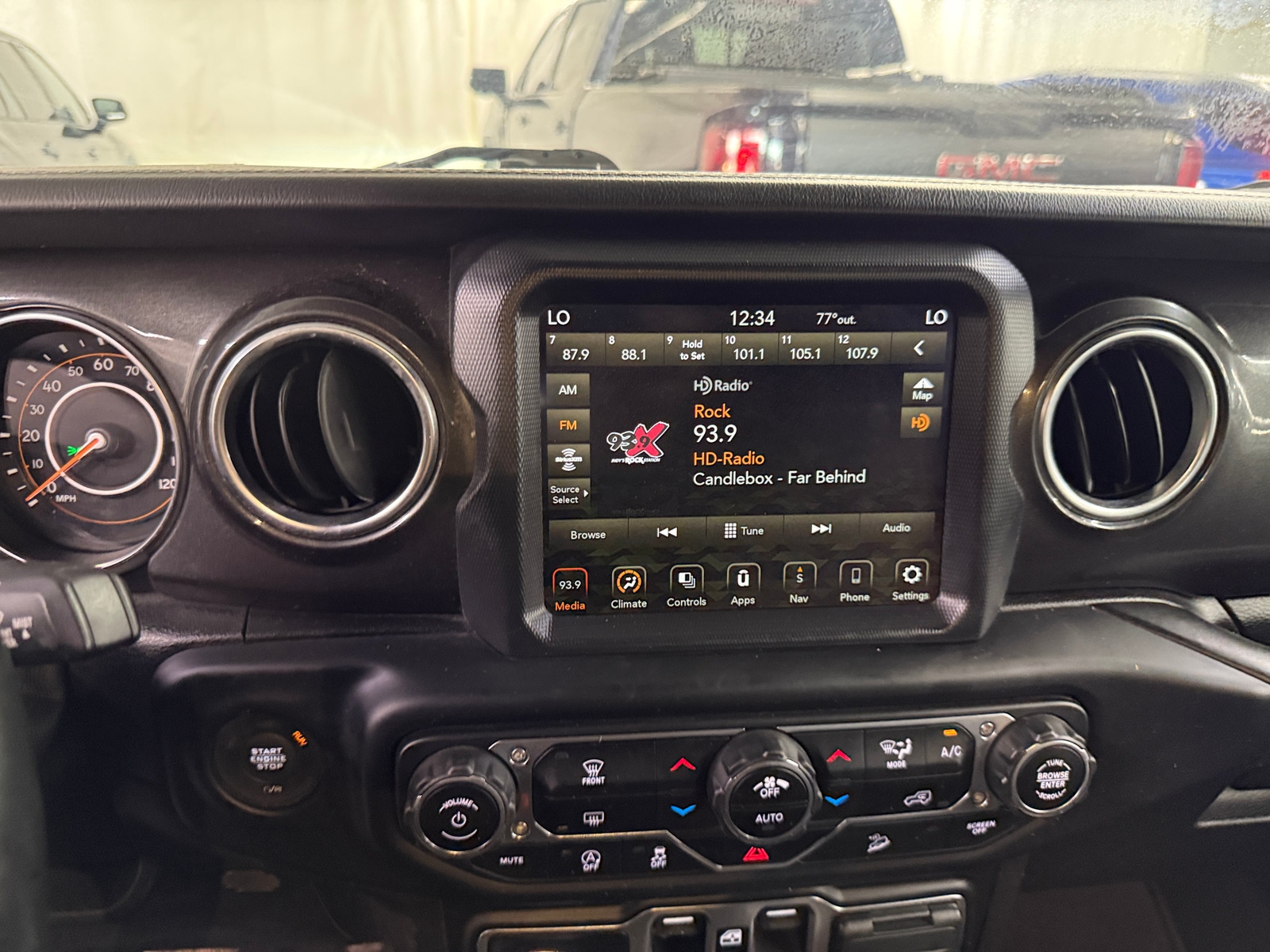 Thumbnail: 2020 Jeep Wrangler - 3