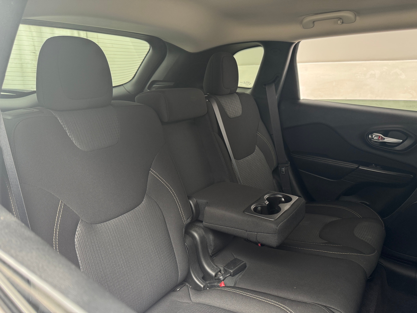 Thumbnail: 2016 Jeep Cherokee - 6