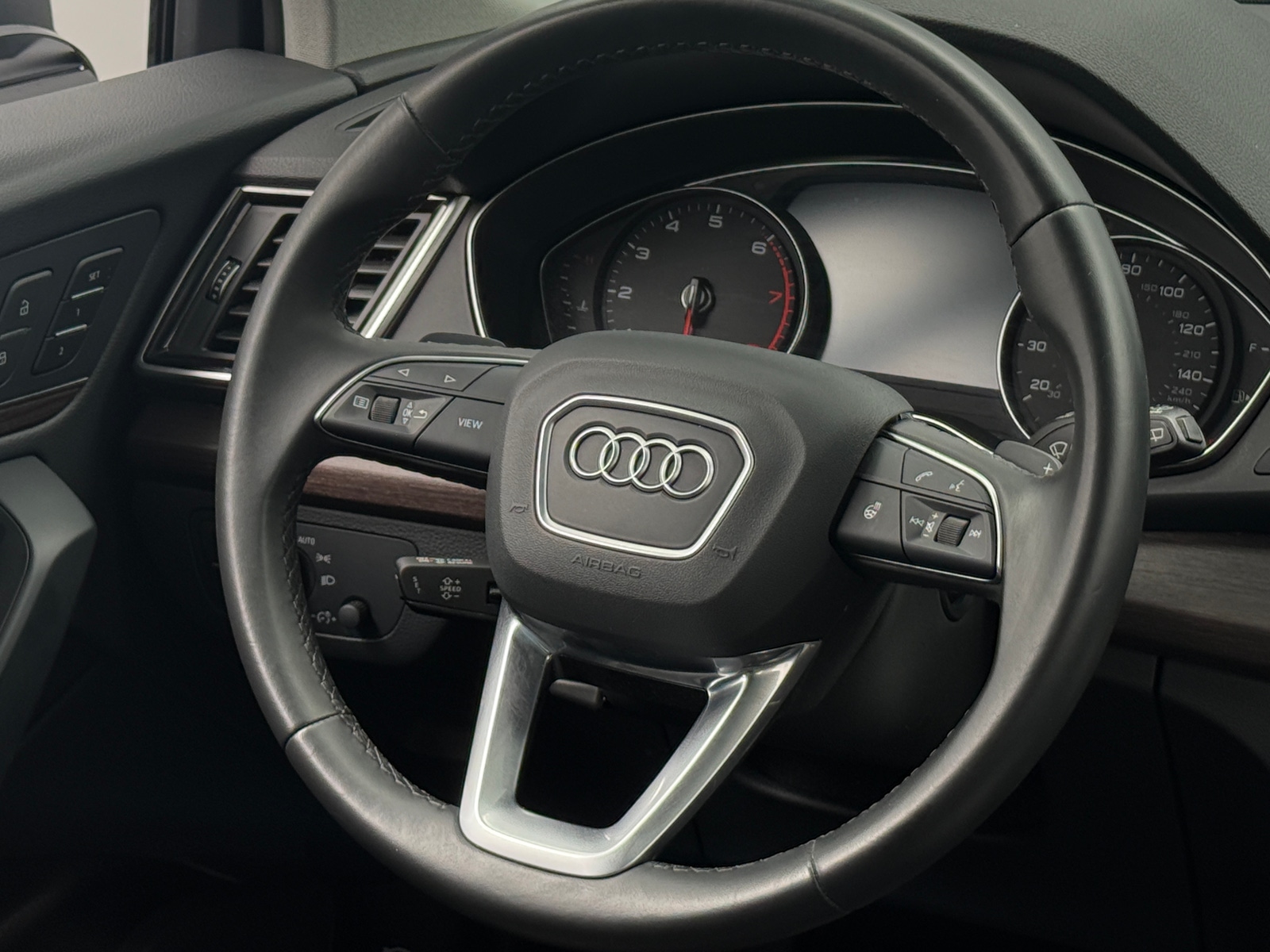 Thumbnail: 2023 Audi Q5 - 4
