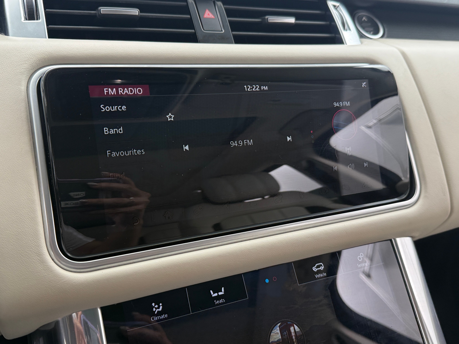 Thumbnail: 2020 Land Rover Range Rover Sport - 3