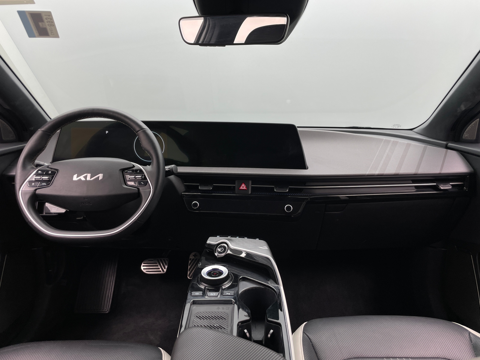 Thumbnail: 2023 Kia EV6 - 2