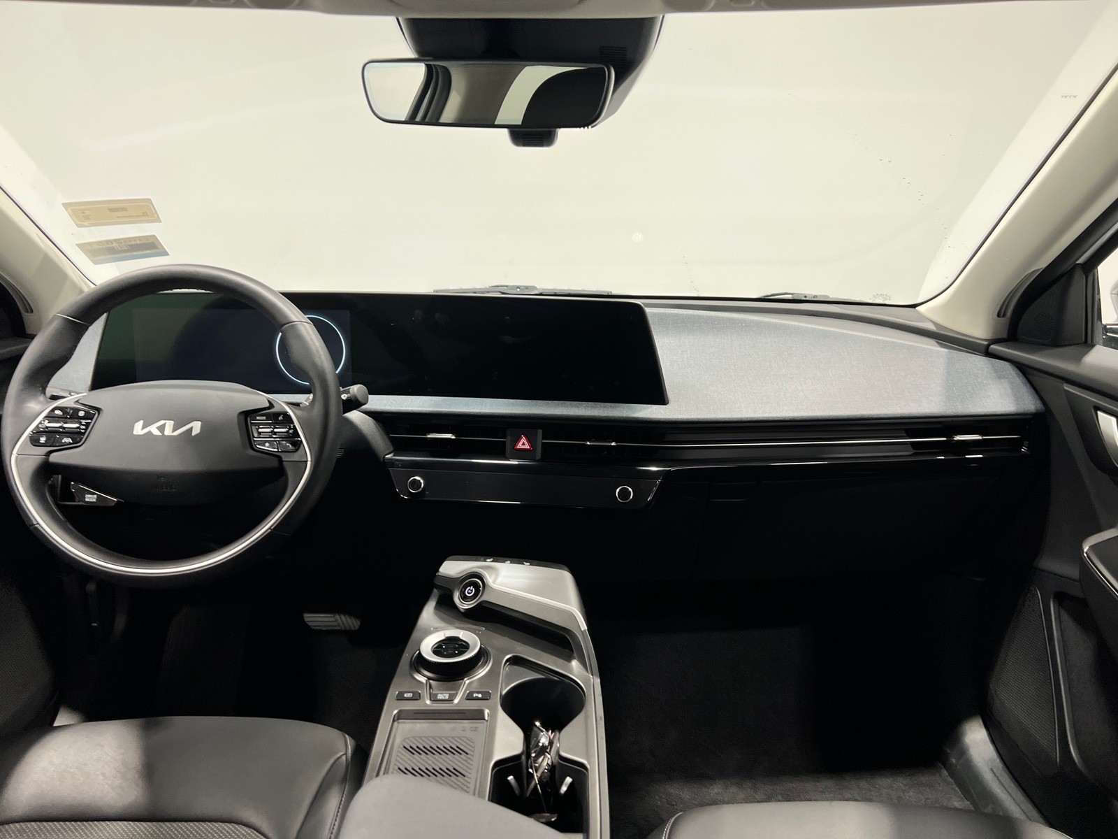 Thumbnail: 2024 Kia EV6 - 2