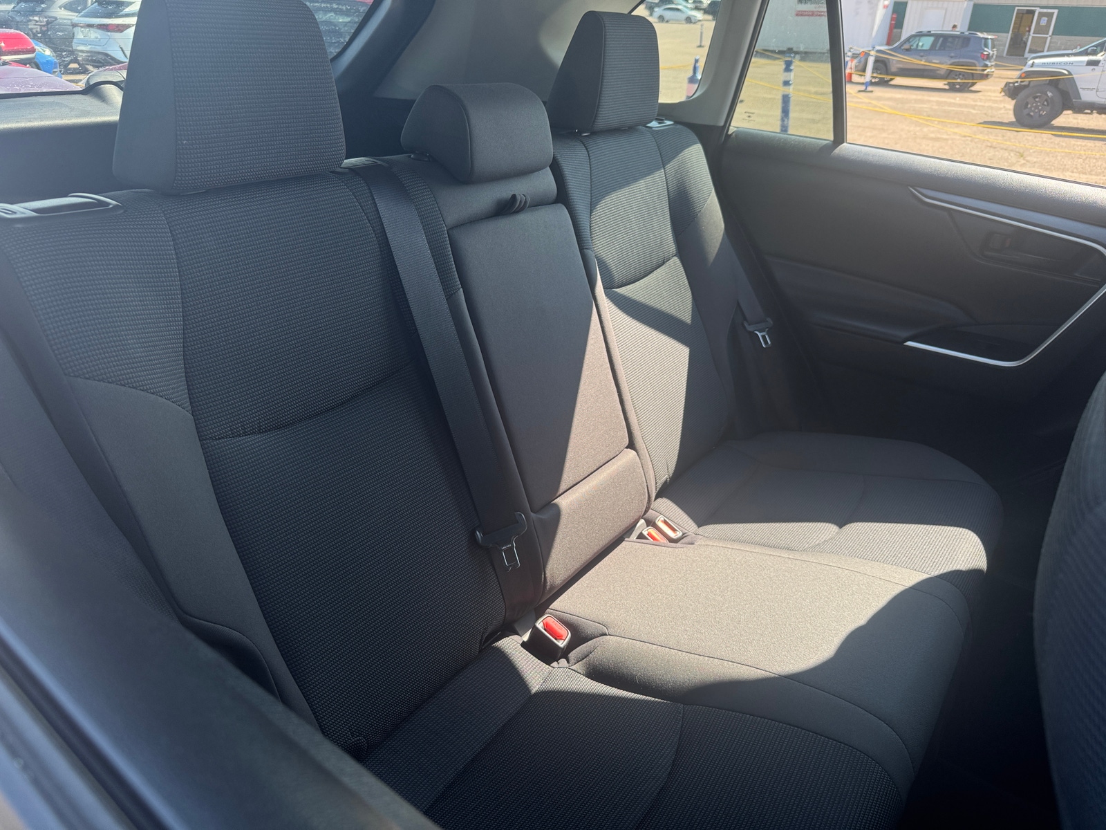 Thumbnail: 2021 Toyota RAV4 - 6