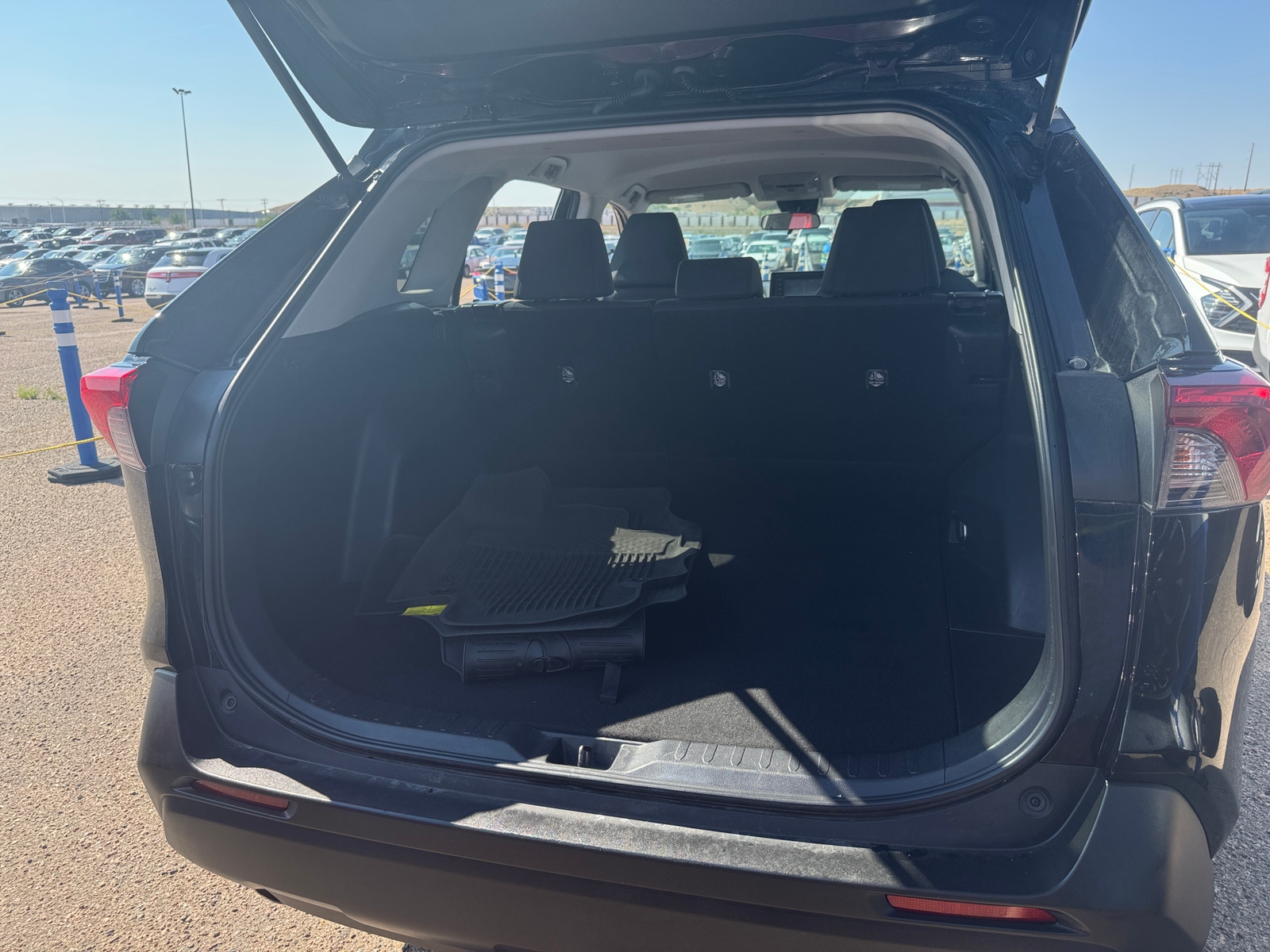 Thumbnail: 2021 Toyota RAV4 - 7