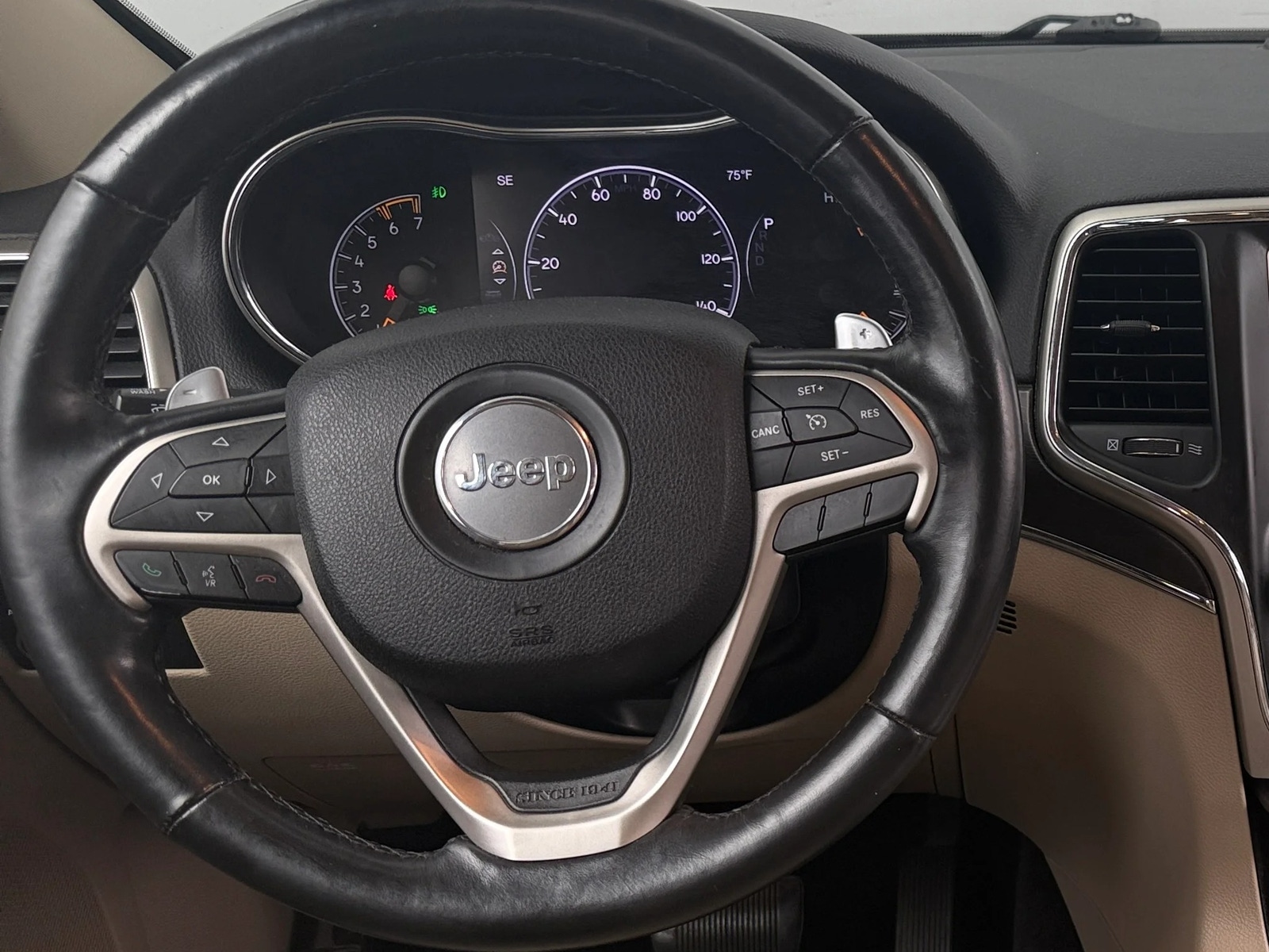 Thumbnail: 2016 Jeep Grand Cherokee - 4