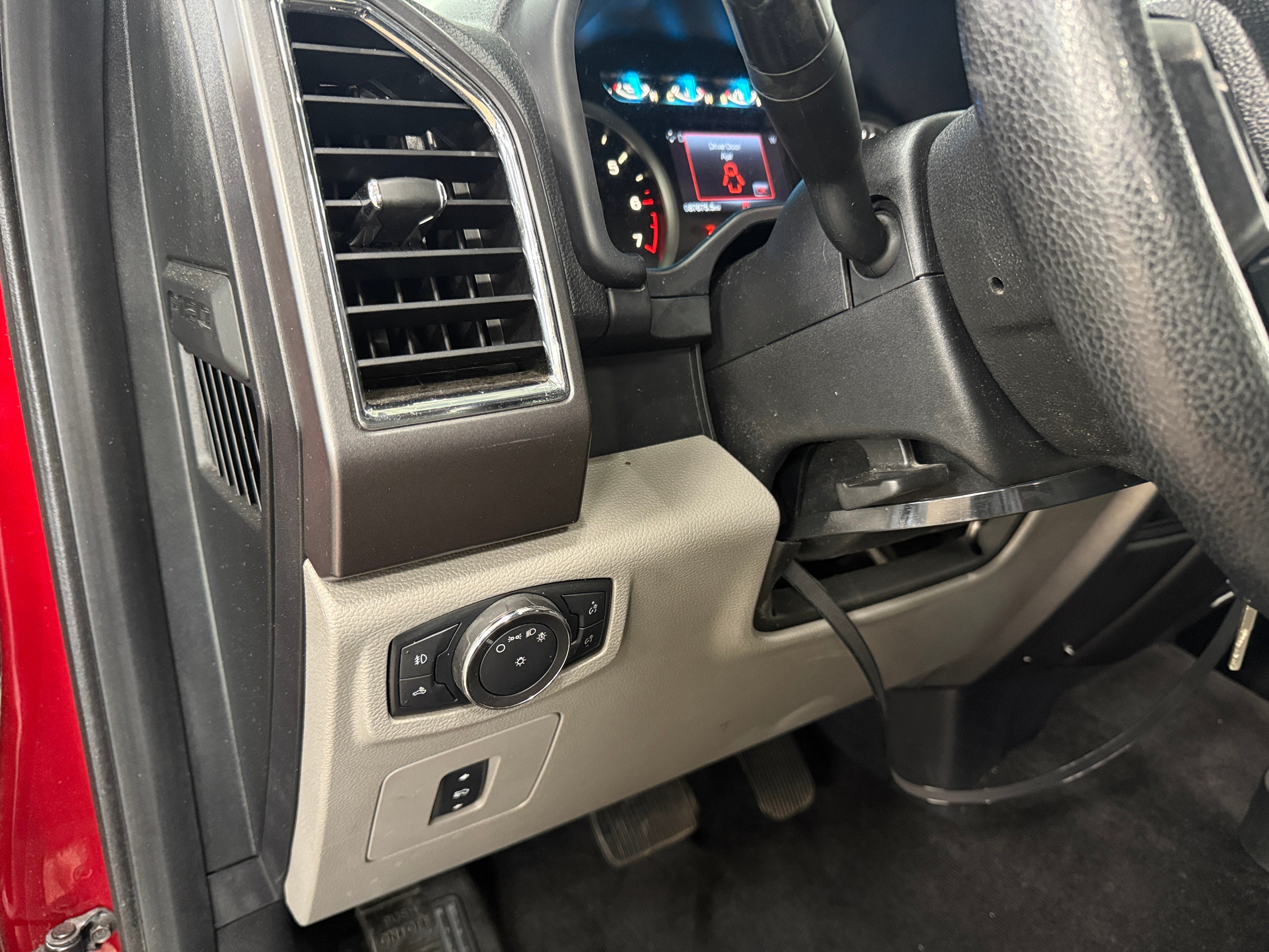 2016 Ford F-150 XLT - Photo 11