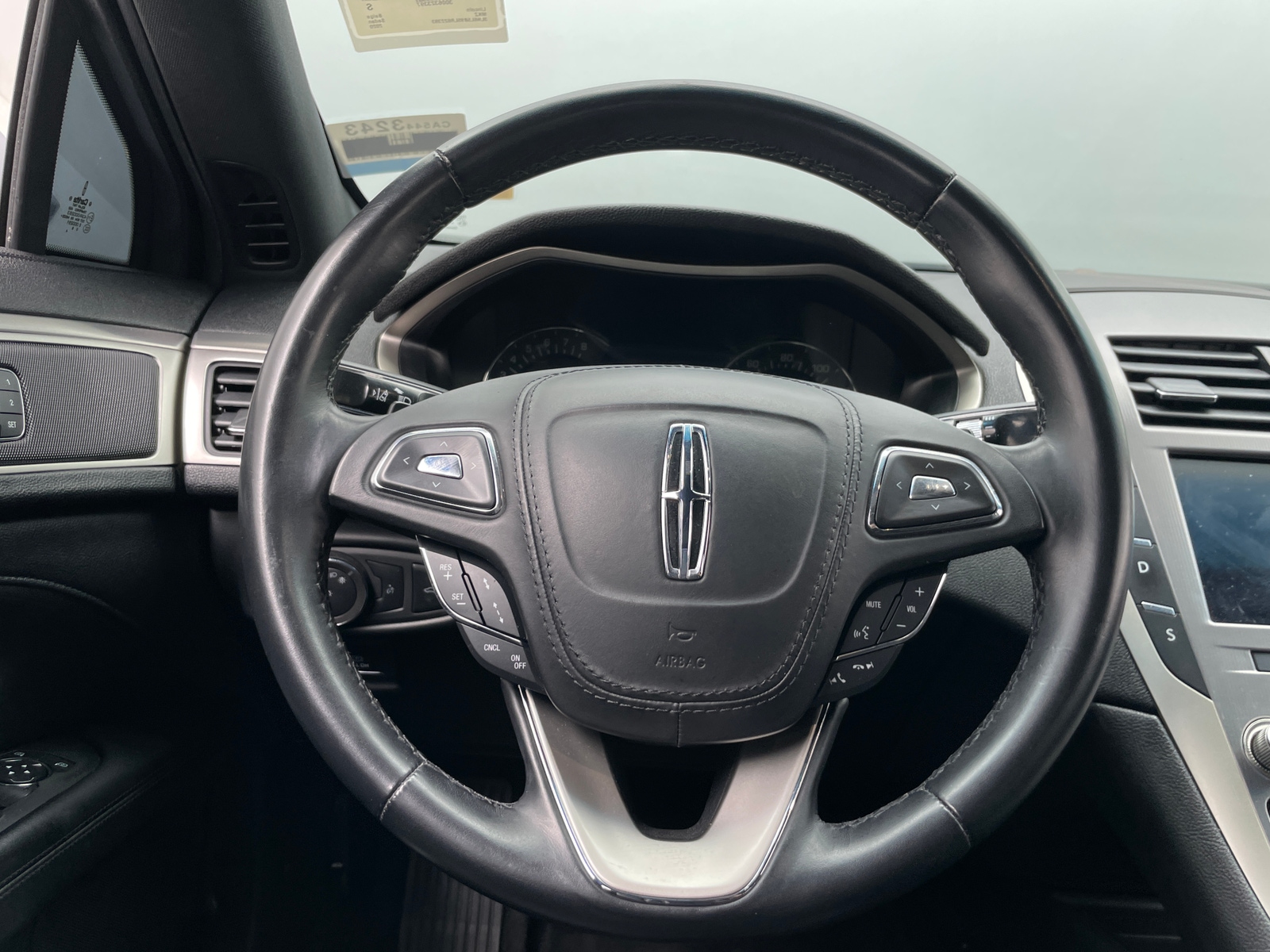 Thumbnail: 2020 Lincoln MKZ - 4