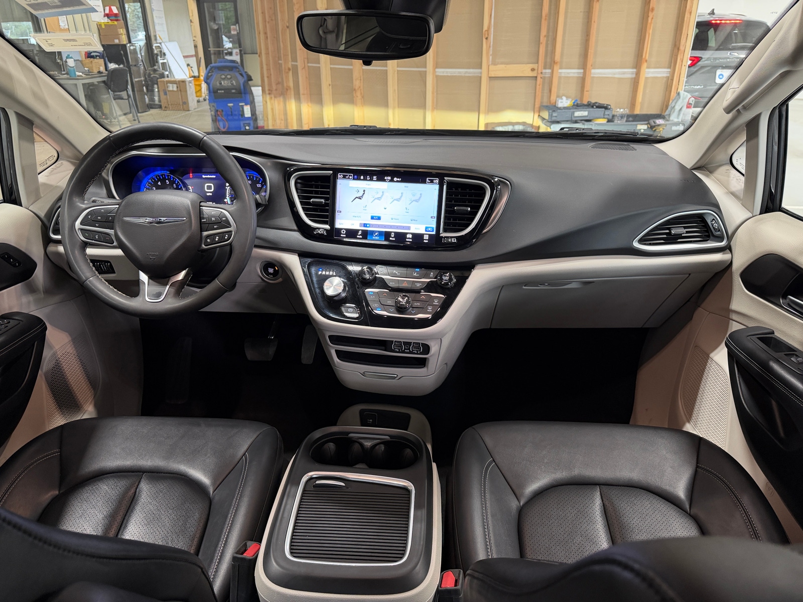 Thumbnail: 2024 Chrysler Pacifica - 2