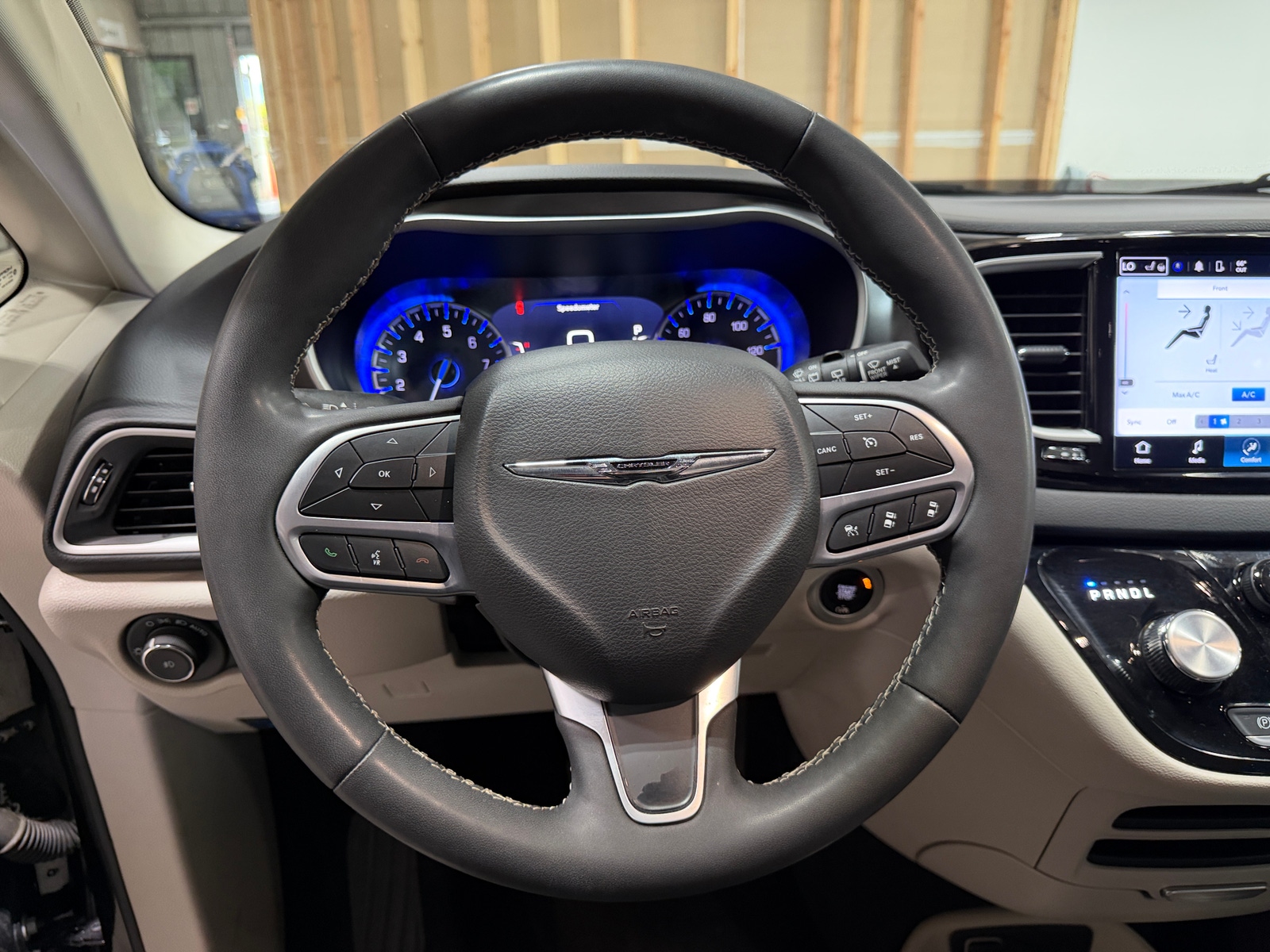 Thumbnail: 2024 Chrysler Pacifica - 4