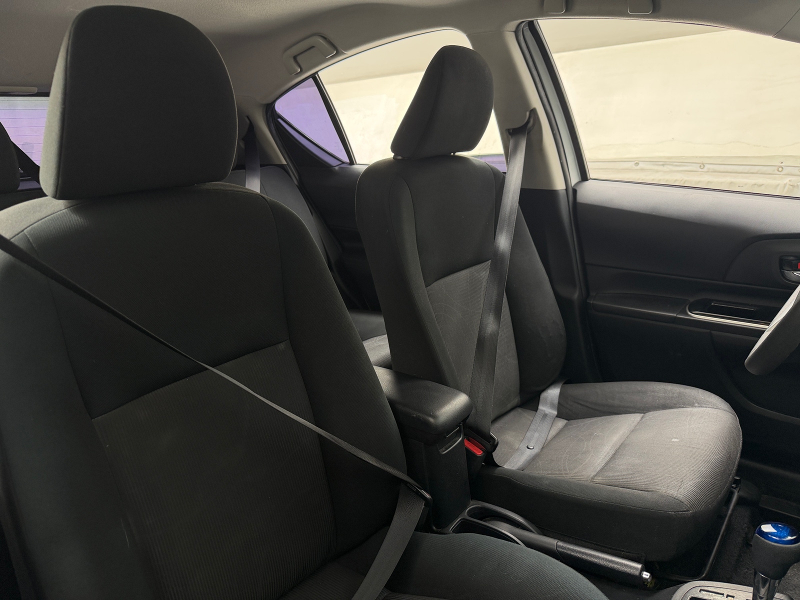 Thumbnail: 2015 Toyota Prius c - 2