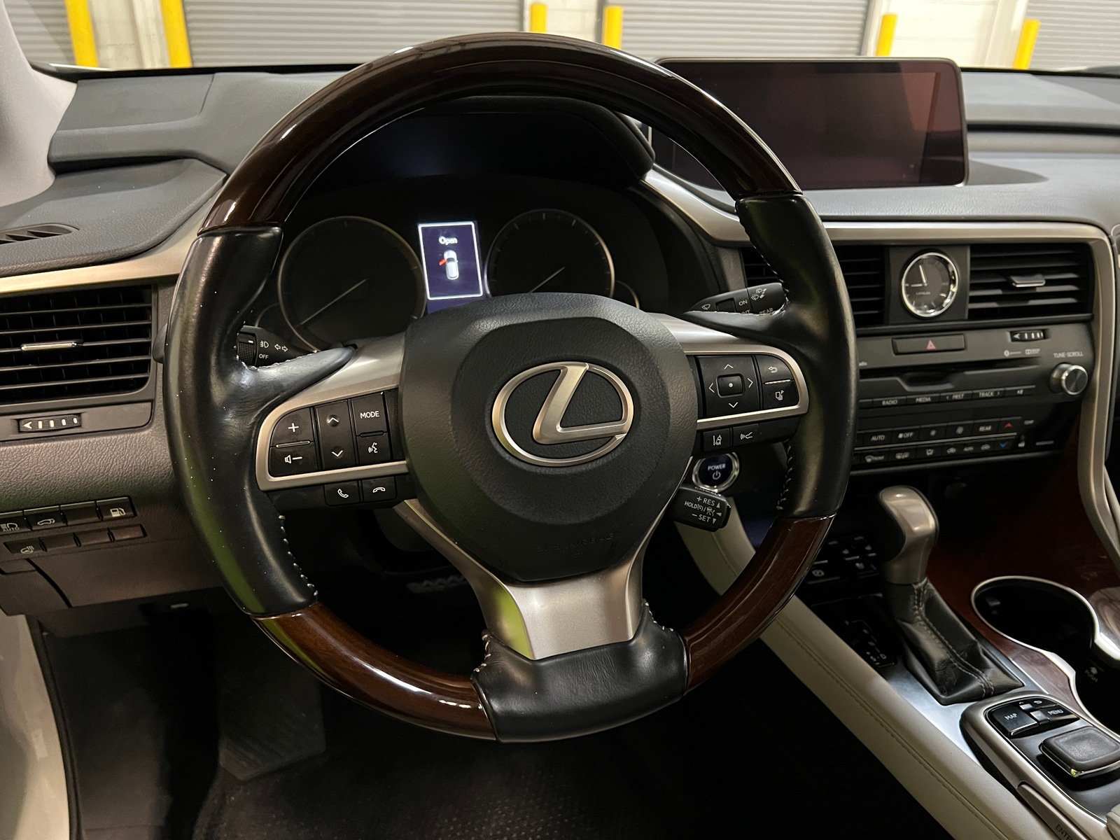 Thumbnail: 2018 Lexus RX - 4