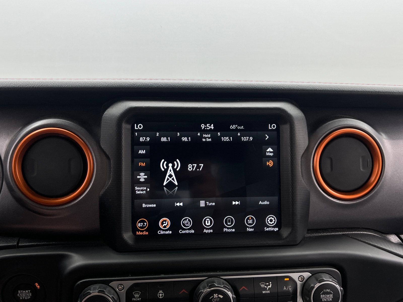 Thumbnail: 2020 Jeep Gladiator - 3
