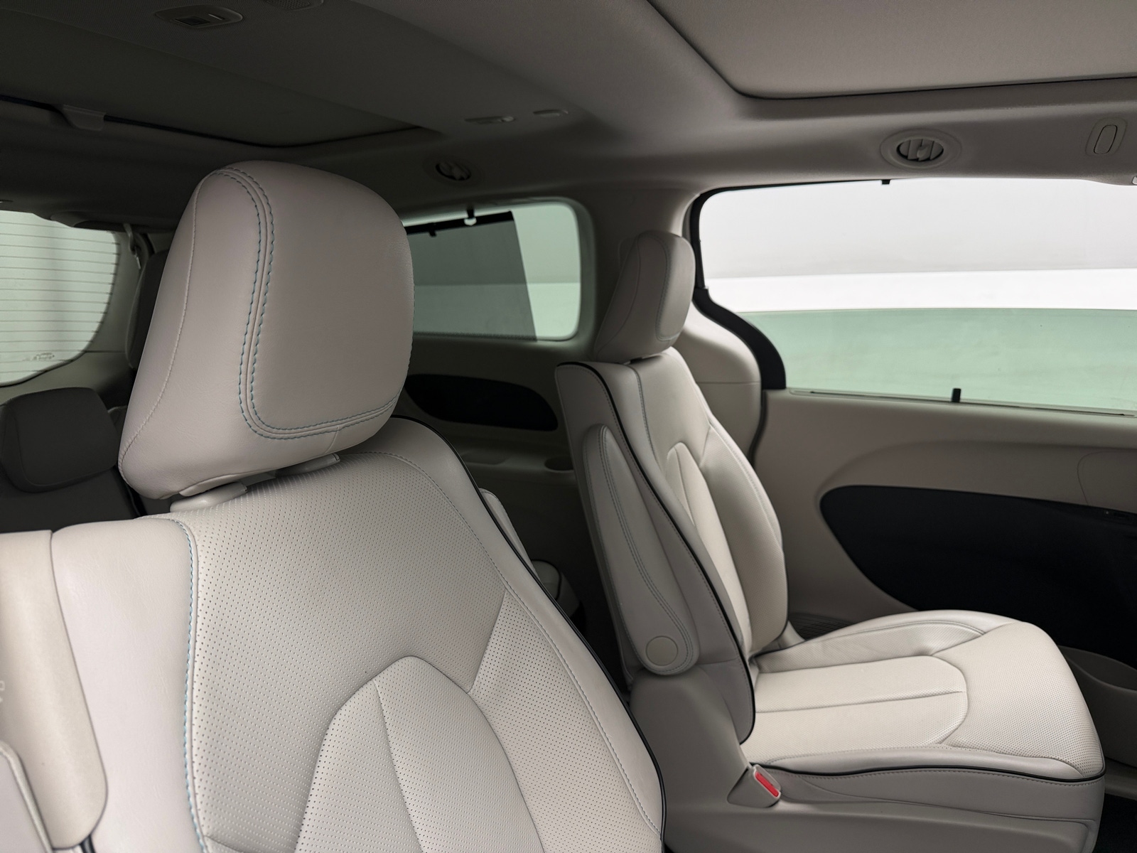 Thumbnail: 2017 Chrysler Pacifica - 5