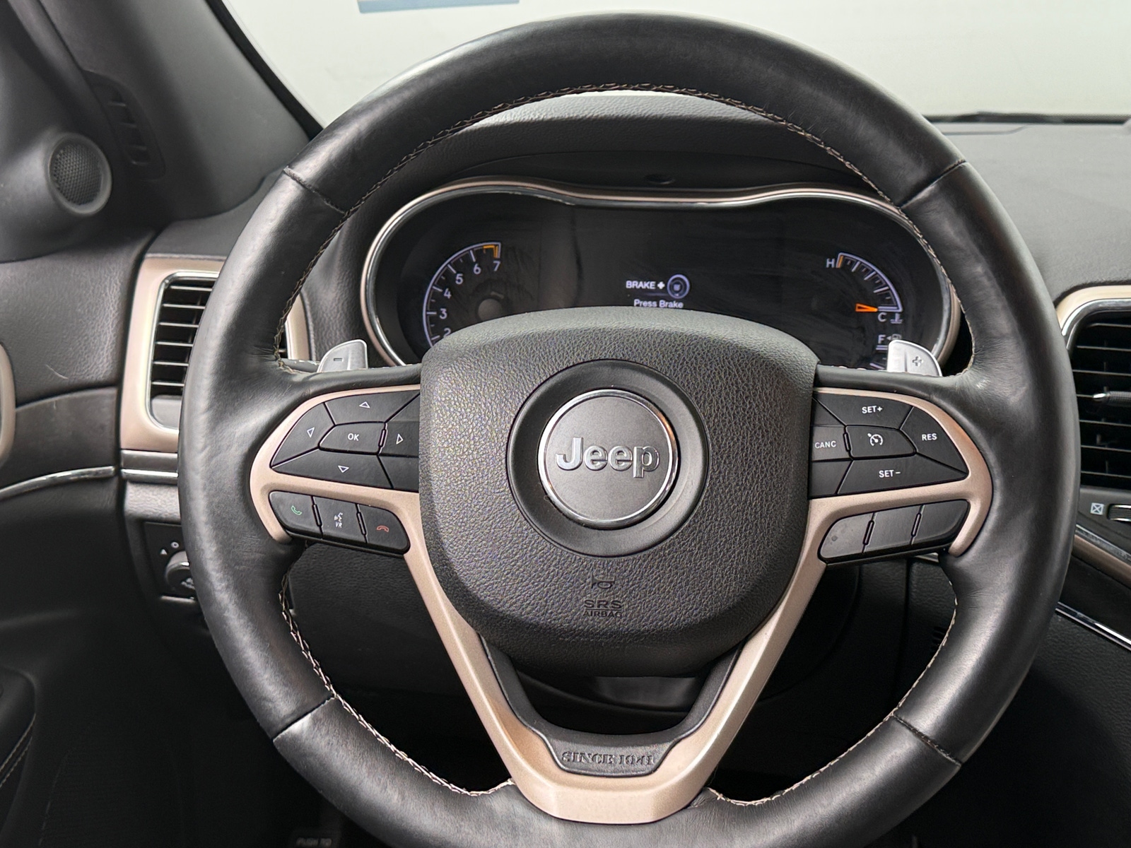 Thumbnail: 2017 Jeep Grand Cherokee - 4