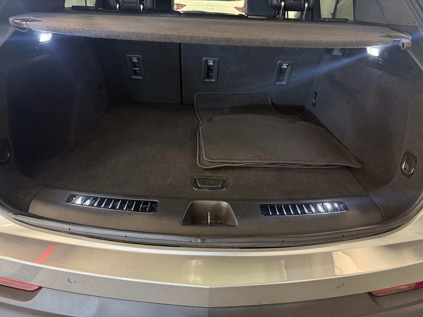 Thumbnail: 2023 Cadillac XT4 - 6