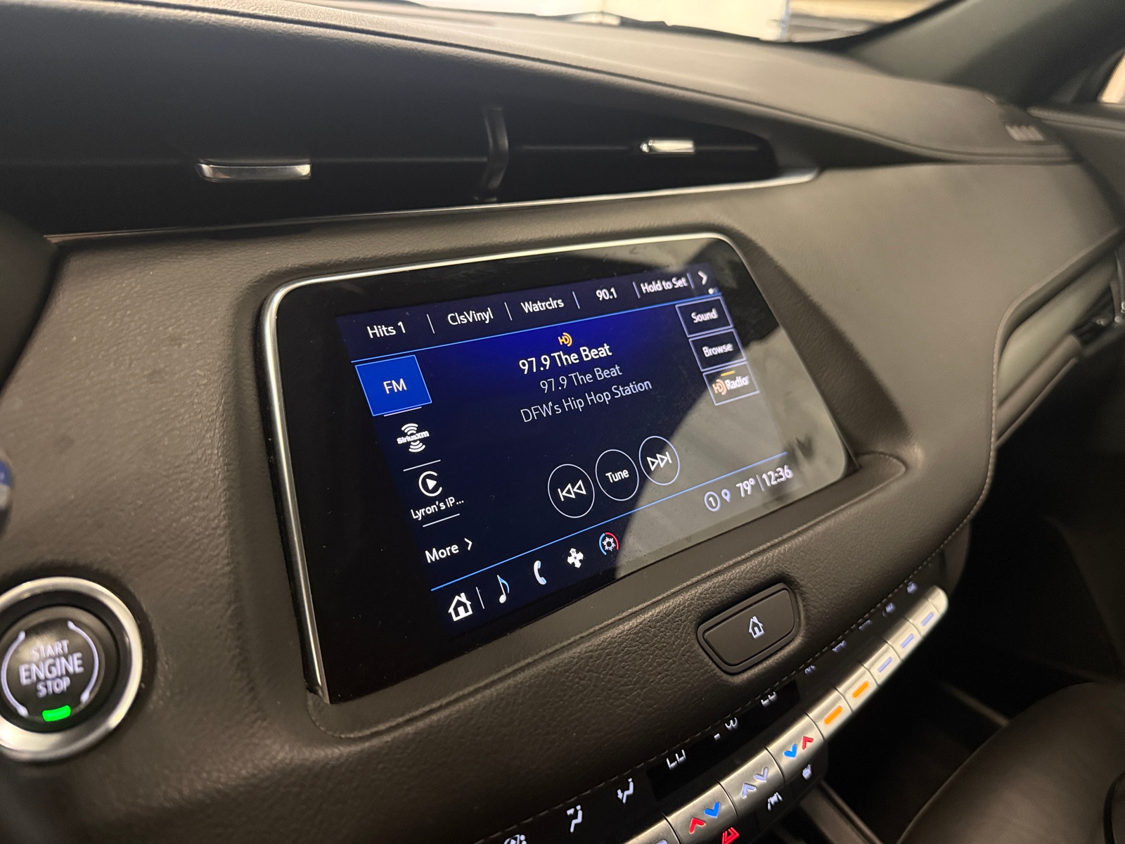 Thumbnail: 2023 Cadillac XT4 - 3