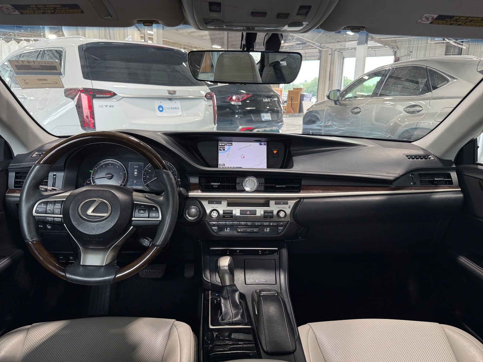 Thumbnail: 2016 Lexus ES - 2