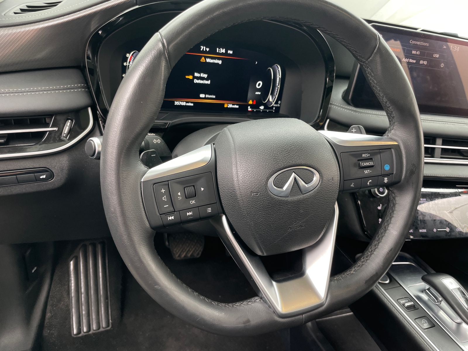 Thumbnail: 2023 INFINITI QX60 - 4