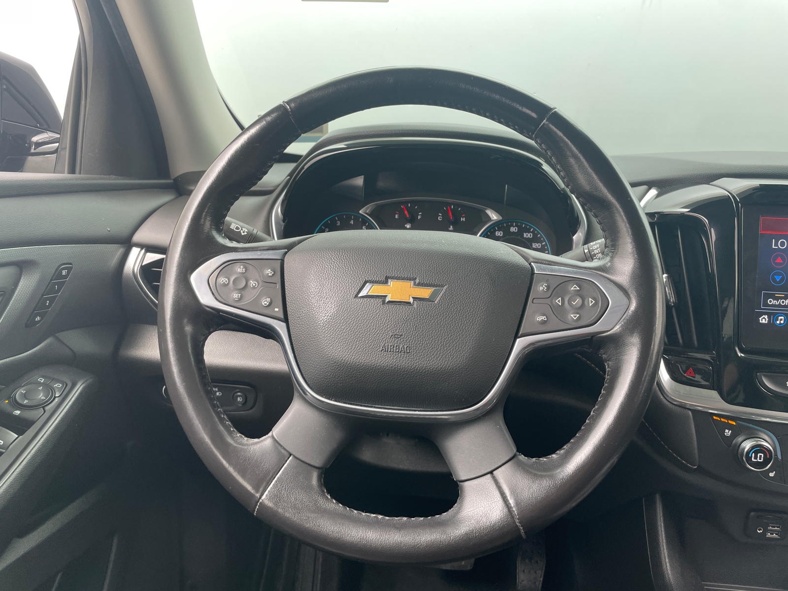 Thumbnail: 2021 Chevrolet Traverse - 4