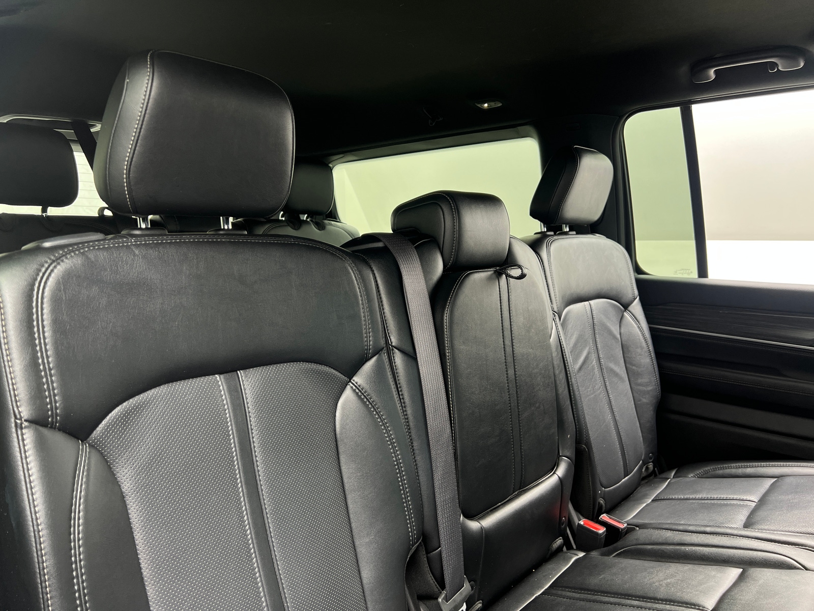 Thumbnail: 2024 Jeep Wagoneer - 5