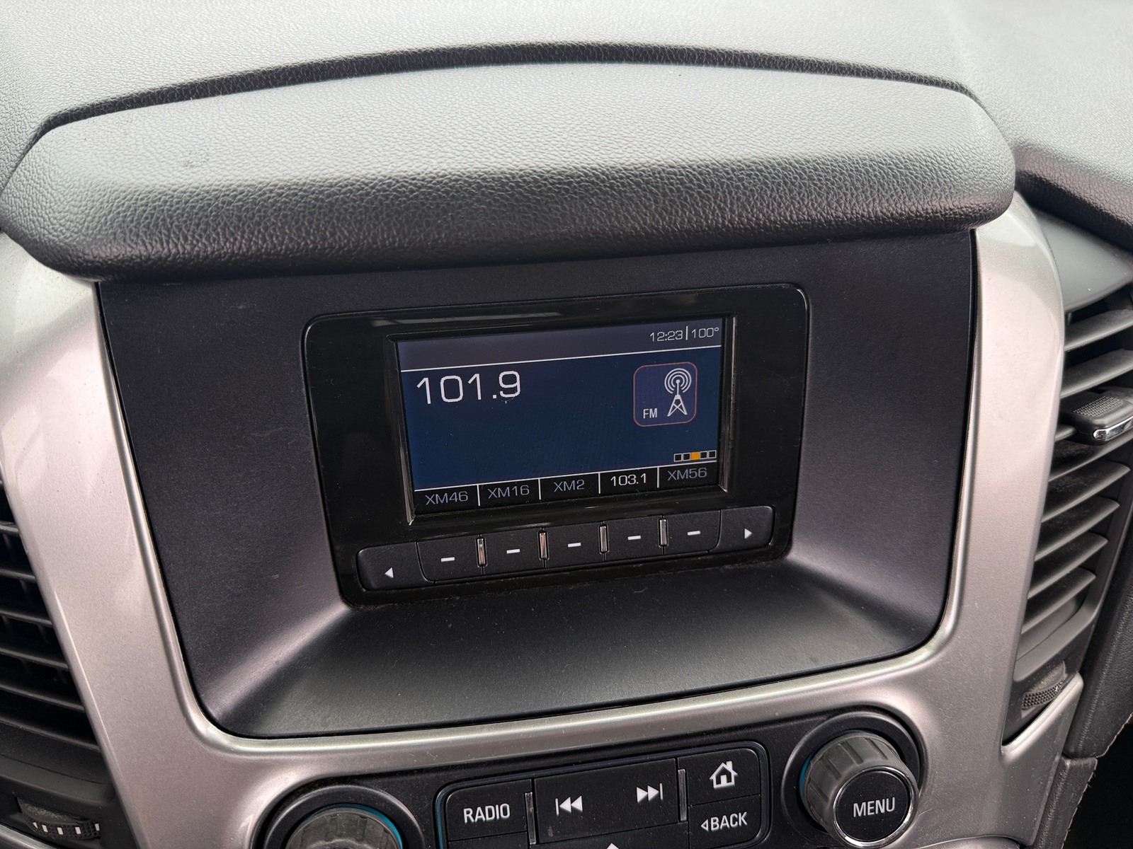 Thumbnail: 2015 Chevrolet Suburban - 4