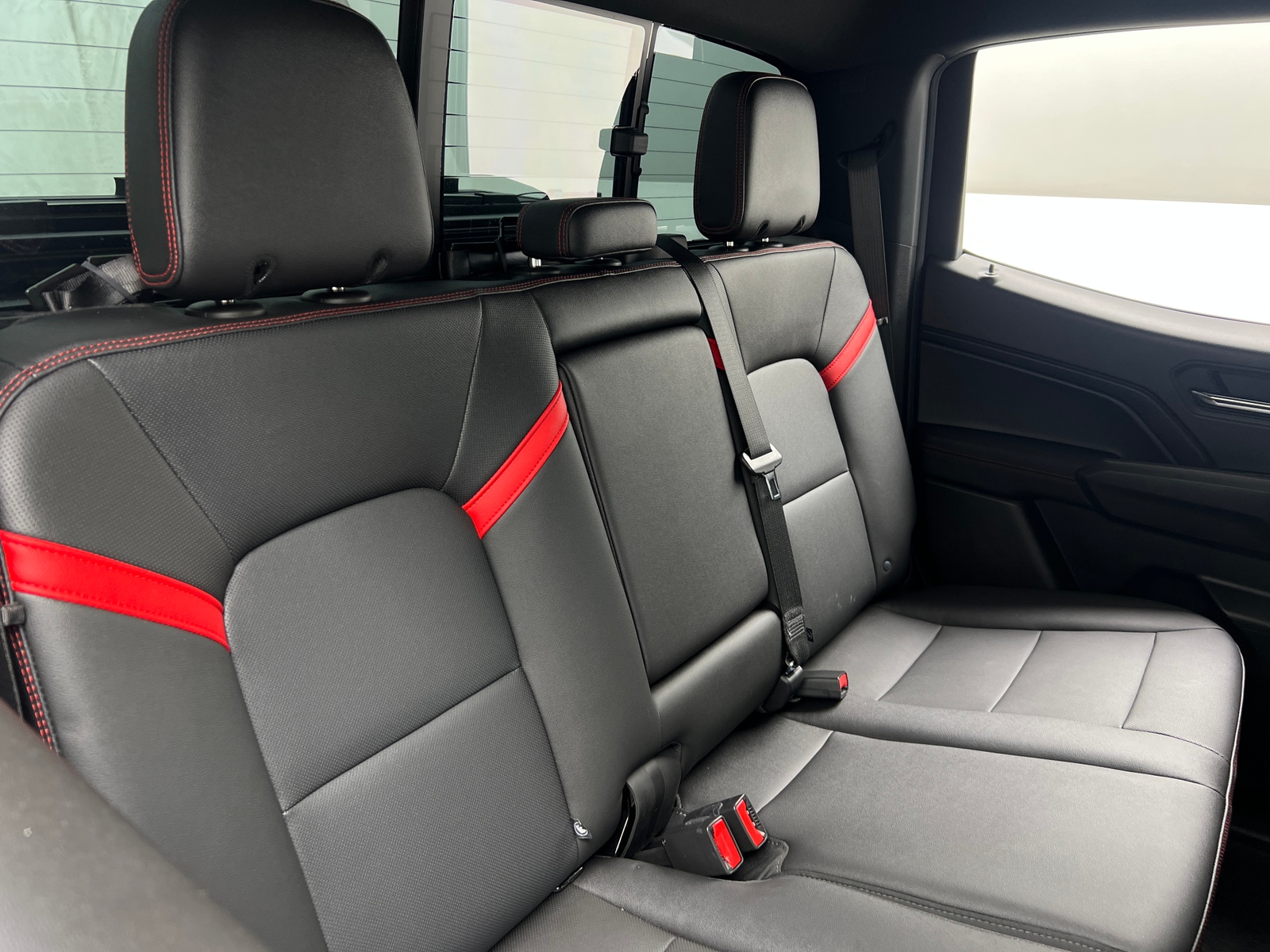 Thumbnail: 2023 Chevrolet Colorado - 5
