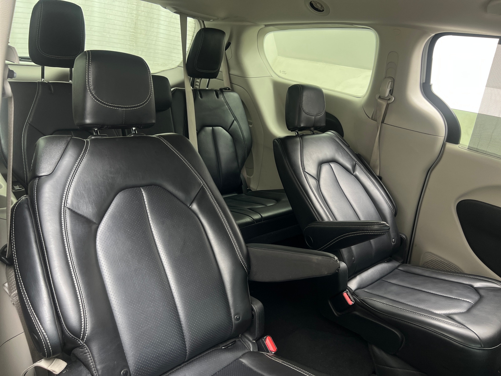 Thumbnail: 2023 Chrysler Pacifica - 5