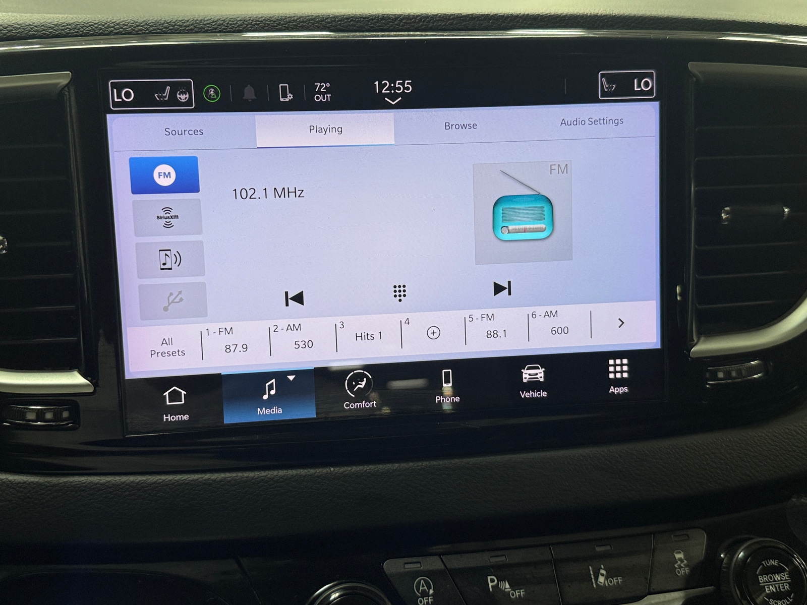 Thumbnail: 2023 Chrysler Pacifica - 3