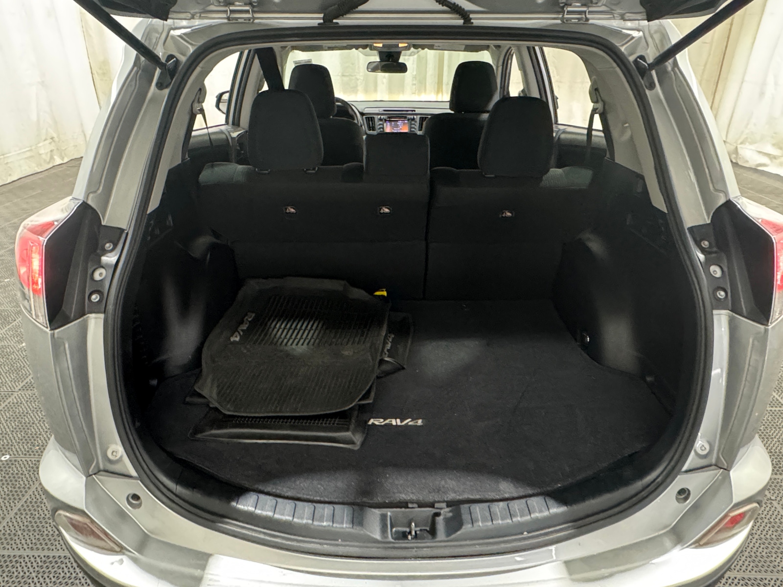 Thumbnail: 2018 Toyota RAV4 - 7
