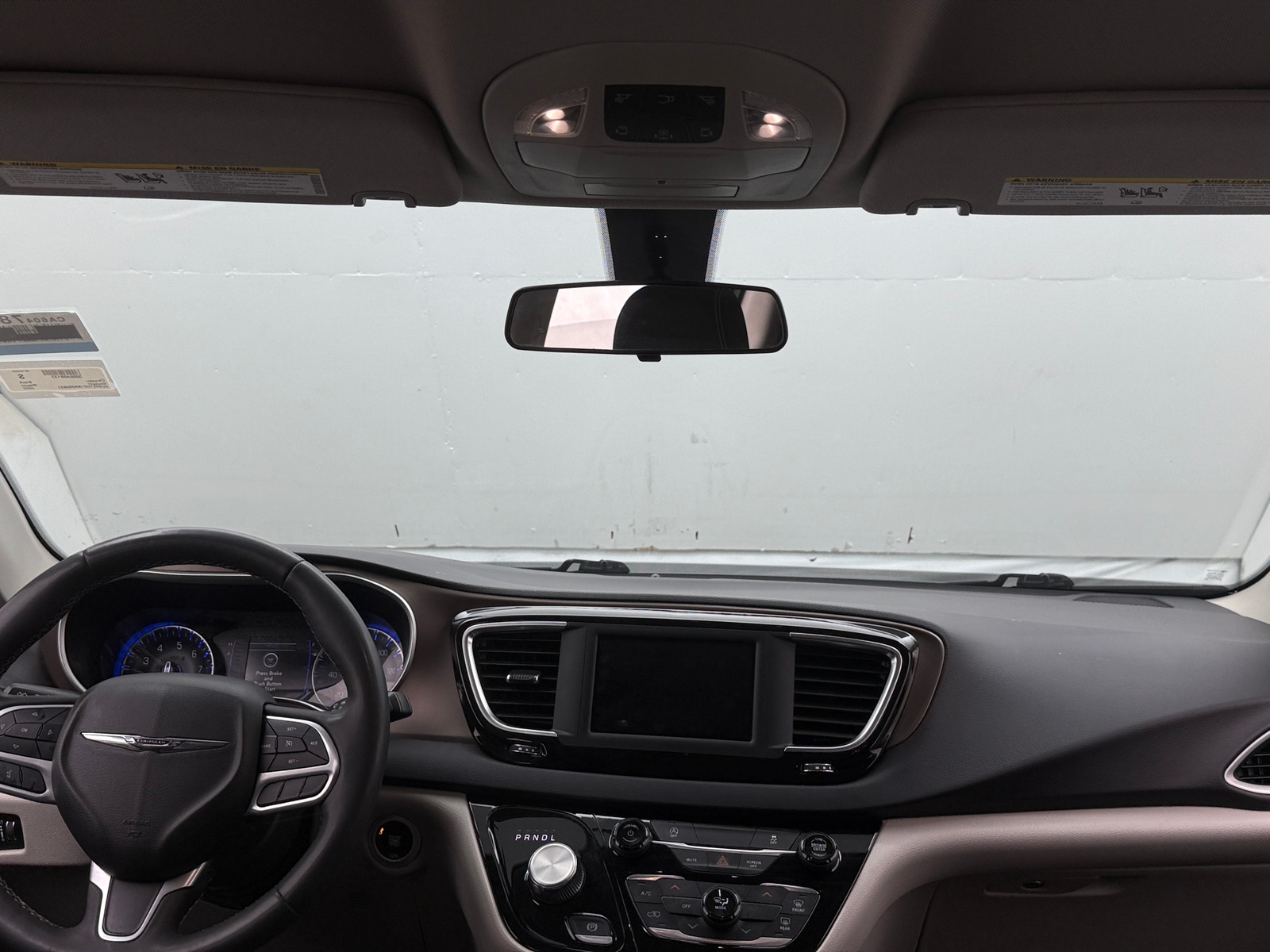 Thumbnail: 2022 Chrysler Voyager - 3