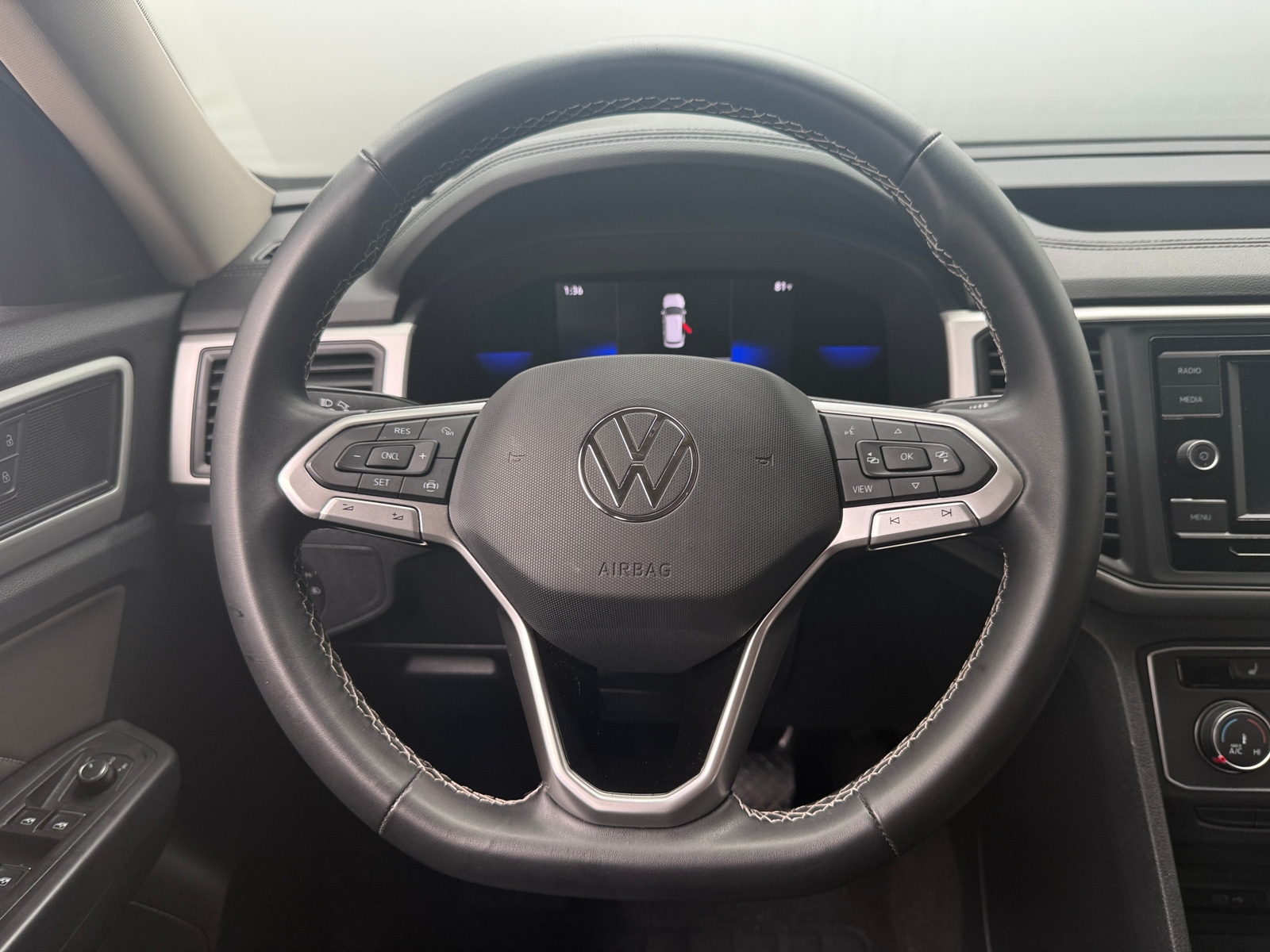 Thumbnail: 2022 Volkswagen Atlas - 4