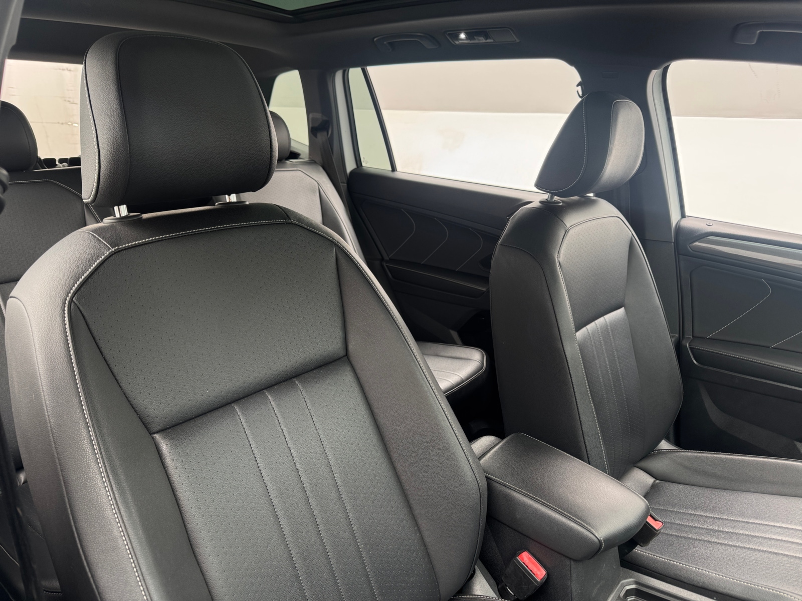 Thumbnail: 2022 Volkswagen Tiguan - 2