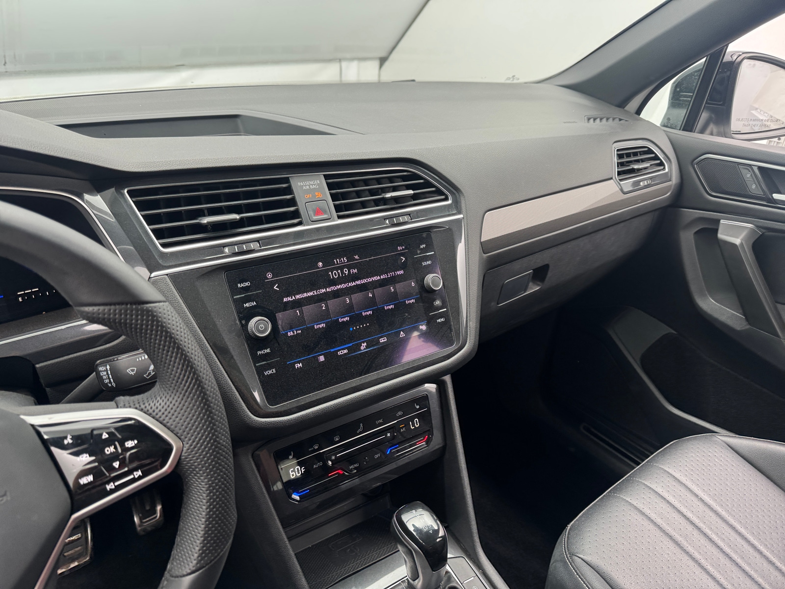 Thumbnail: 2022 Volkswagen Tiguan - 4