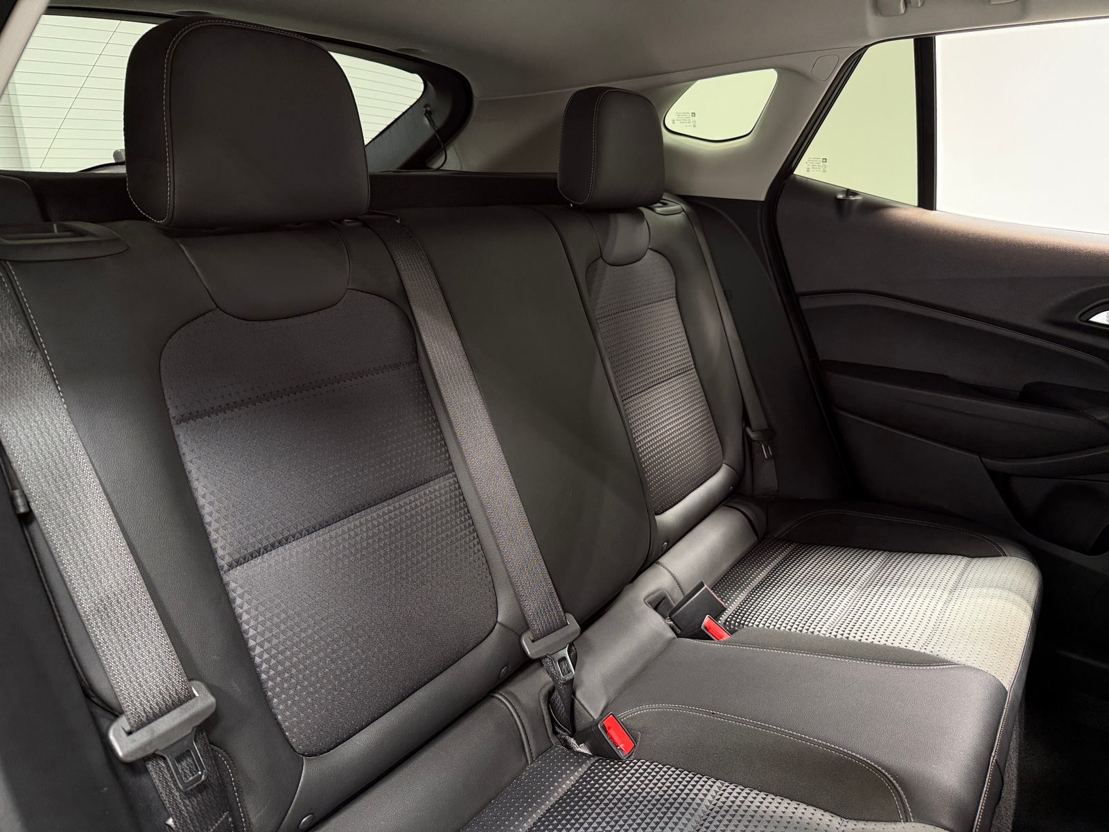 Thumbnail: 2025 Chevrolet Trax - 5