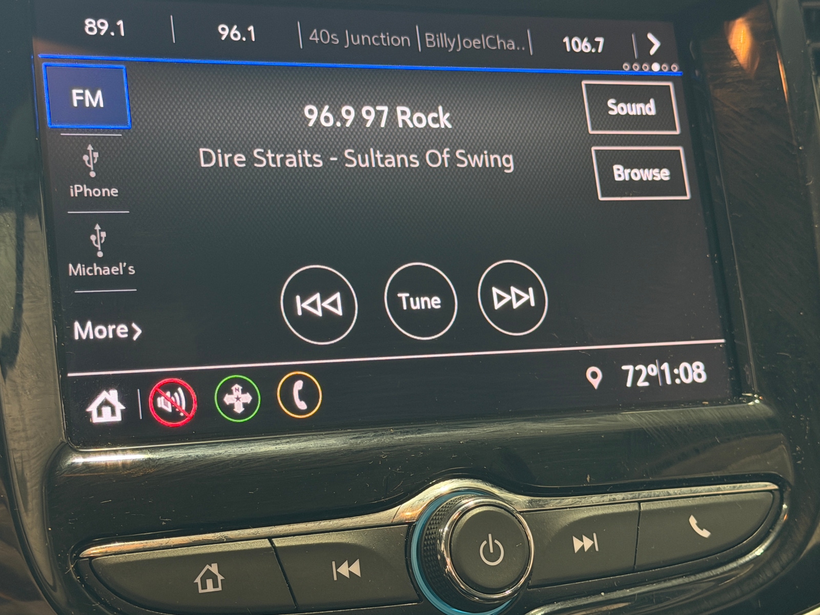 Thumbnail: 2020 Chevrolet Trax - 3