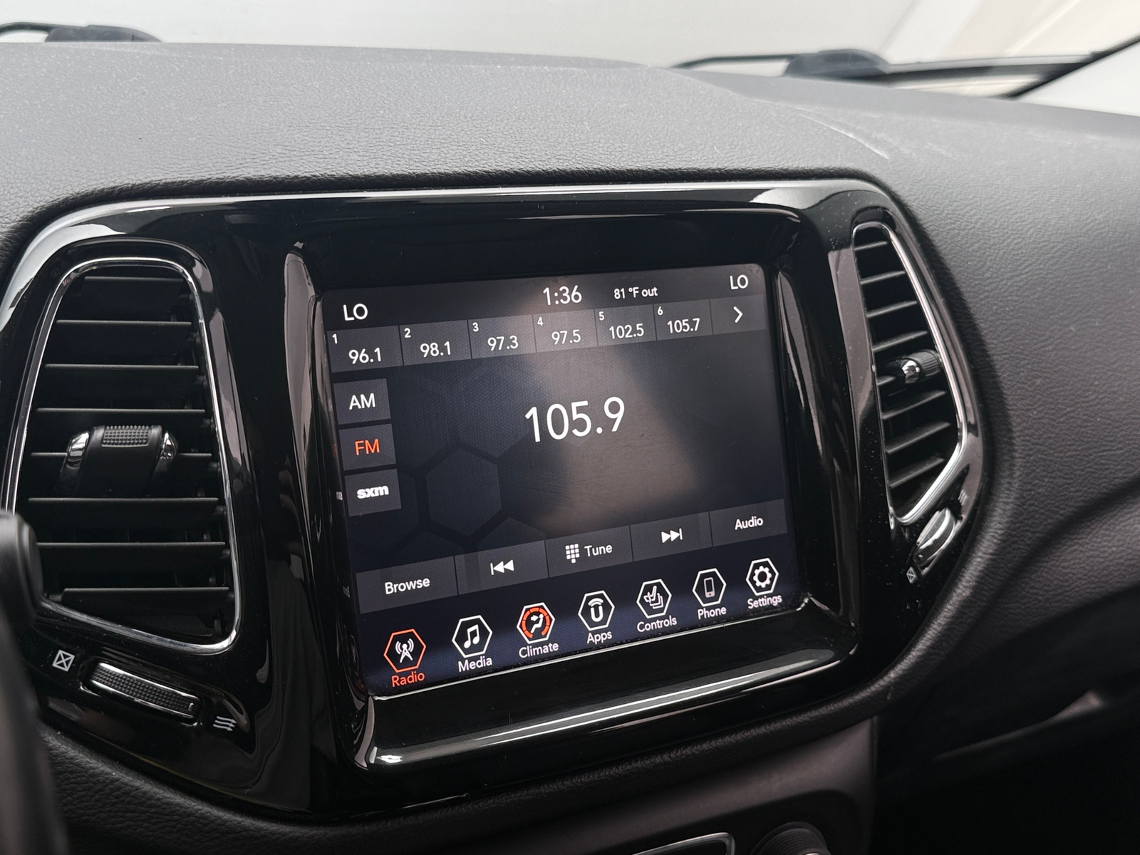 Thumbnail: 2021 Jeep Compass - 3