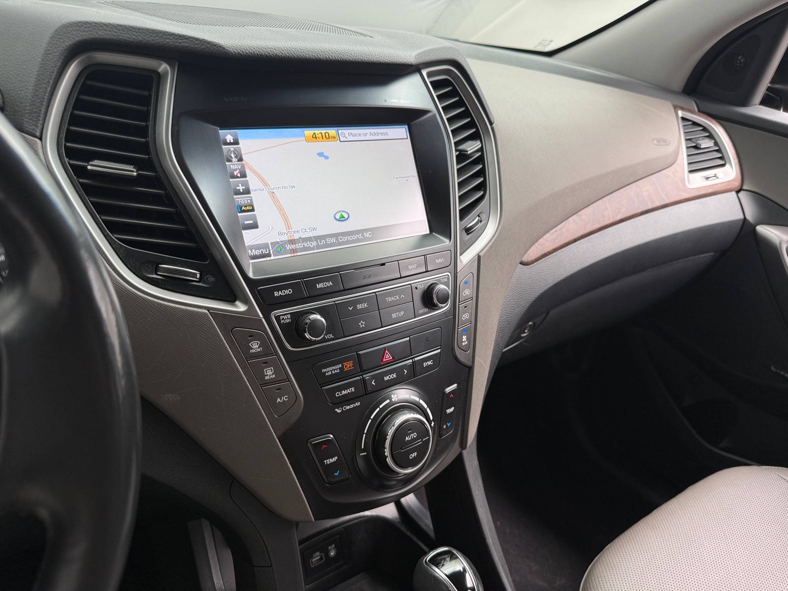 Thumbnail: 2019 Hyundai Santa Fe - 3
