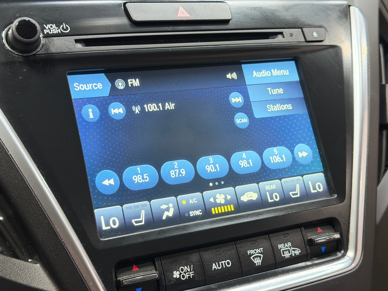 Thumbnail: 2018 Acura MDX - 3