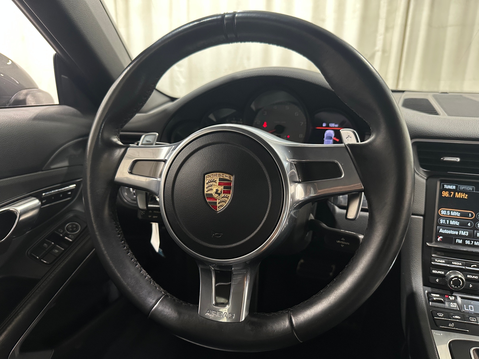 Thumbnail: 2014 Porsche 911 - 3