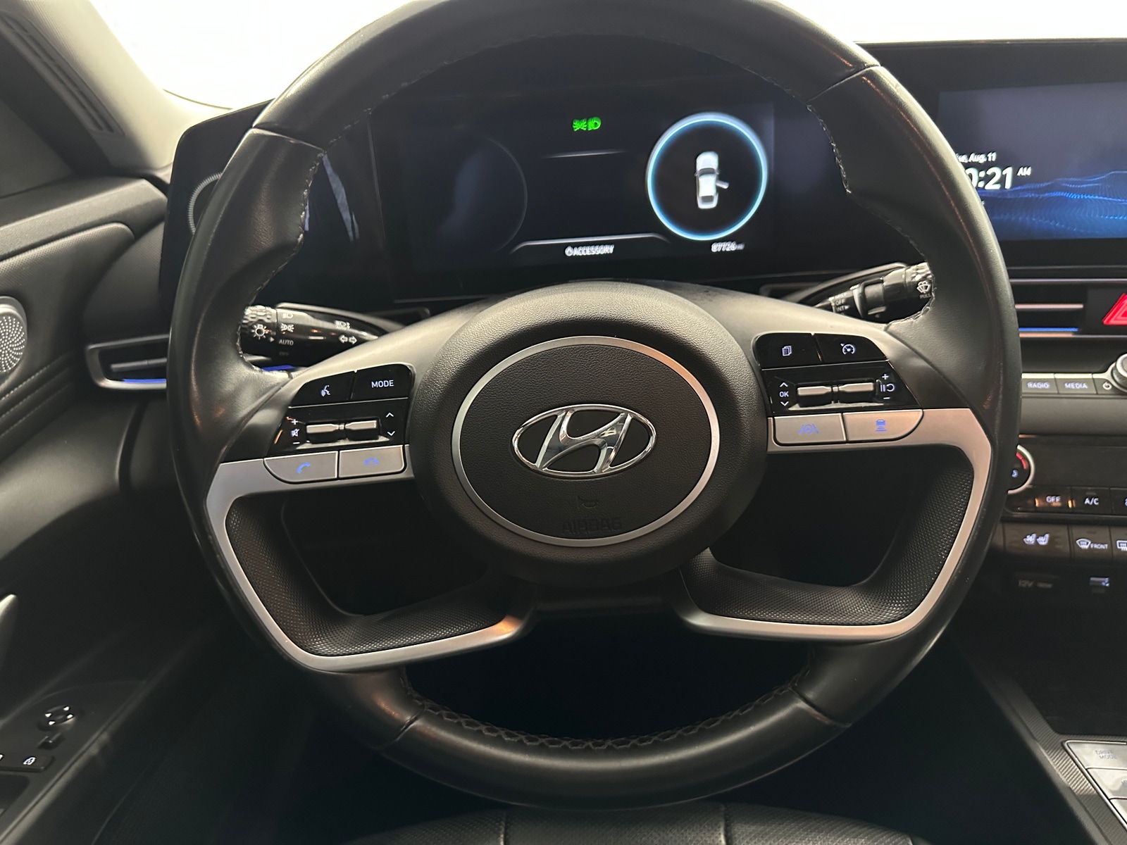 Thumbnail: 2023 Hyundai Elantra - 4