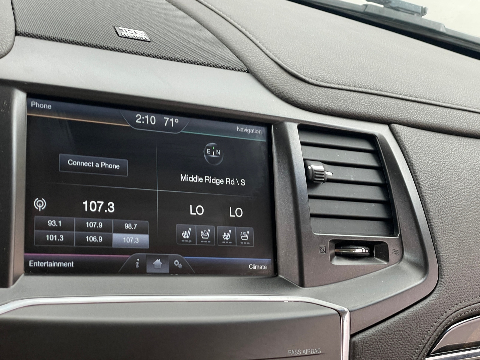 Thumbnail: 2014 Lincoln MKS - 3