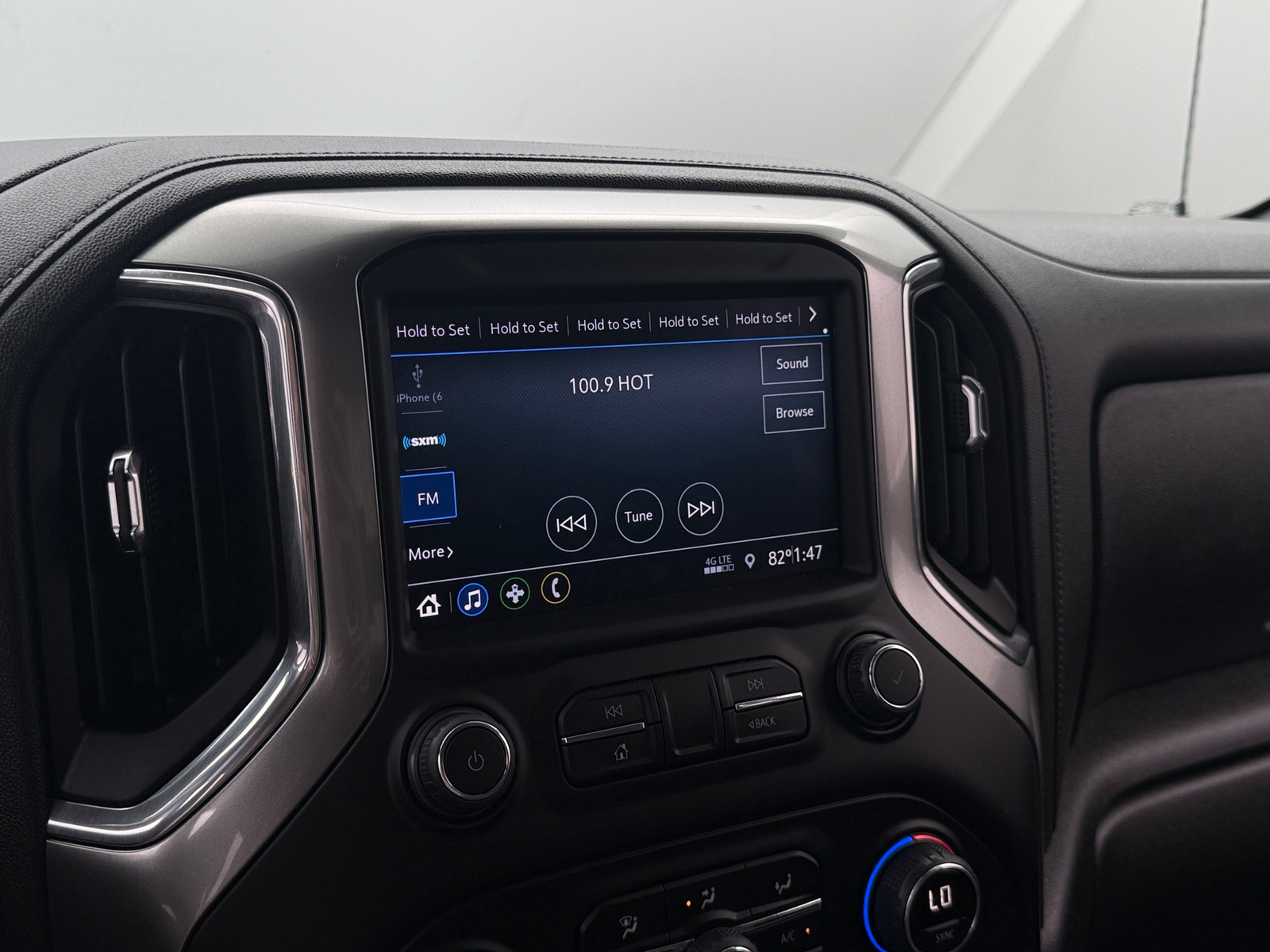 Thumbnail: 2022 Chevrolet Silverado 1500 - 4