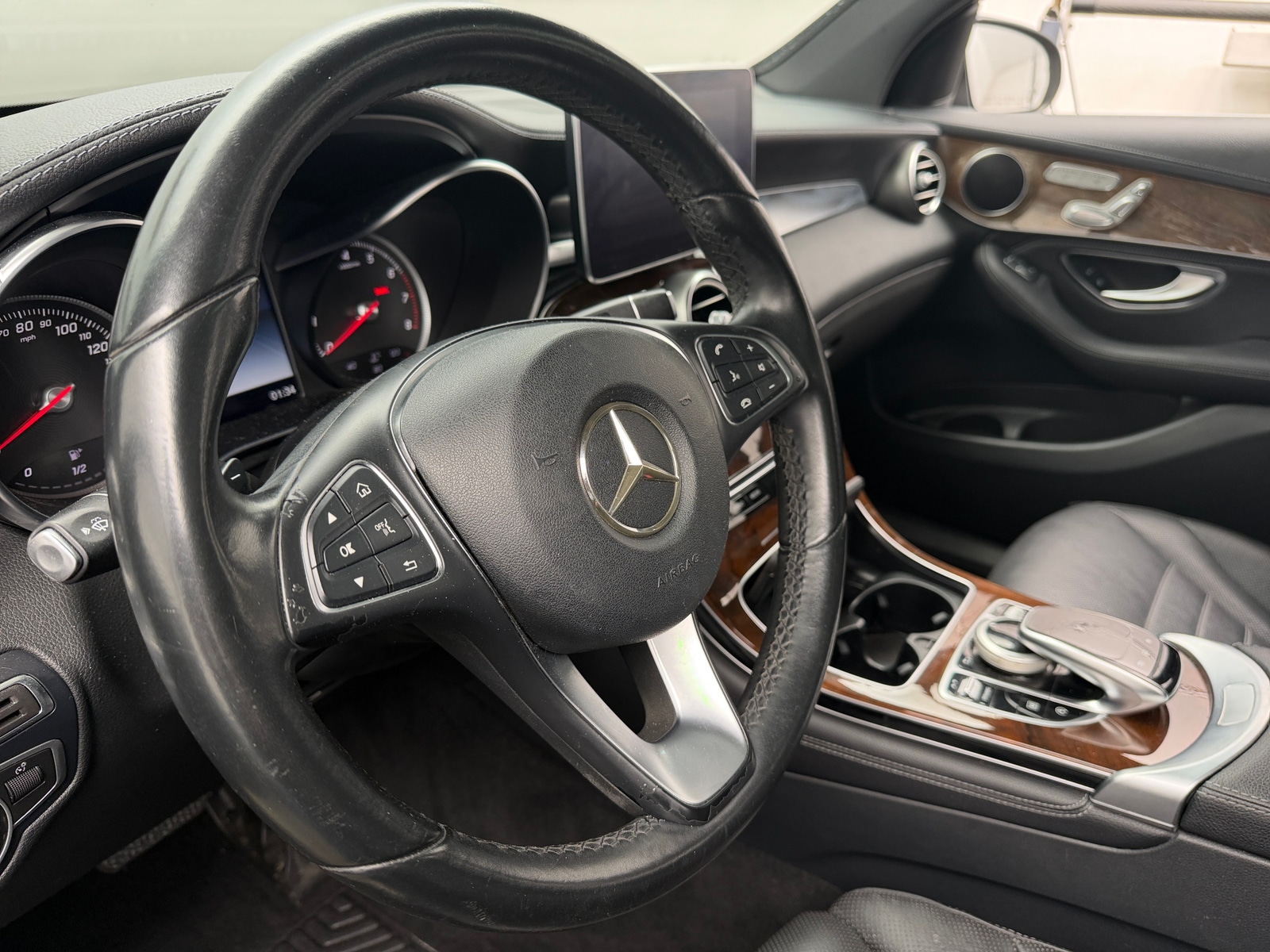 Thumbnail: 2016 Mercedes-Benz GLC - 4