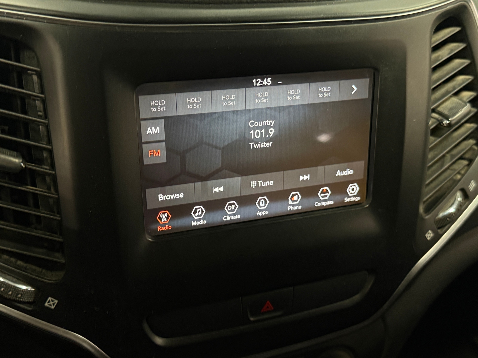 Thumbnail: 2019 Jeep Cherokee - 4