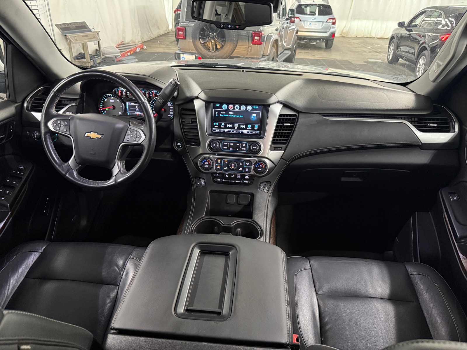 Thumbnail: 2018 Chevrolet Tahoe - 2