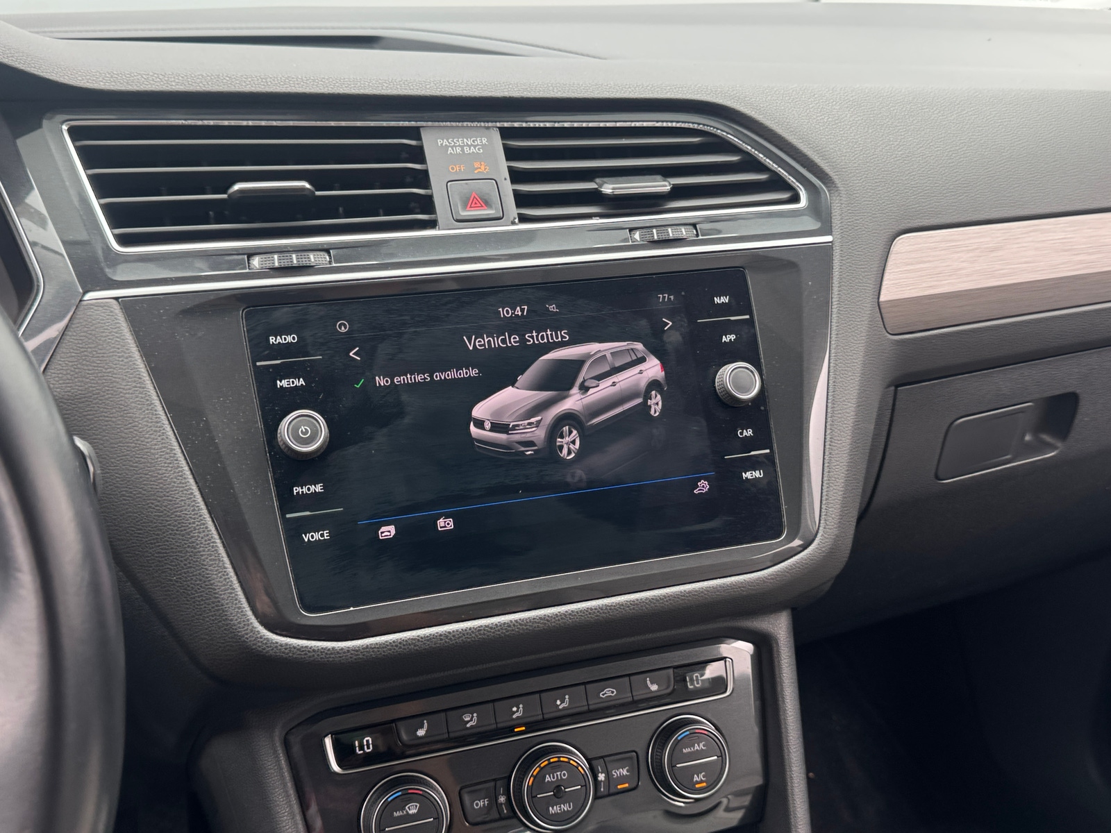 Thumbnail: 2019 Volkswagen Tiguan - 4